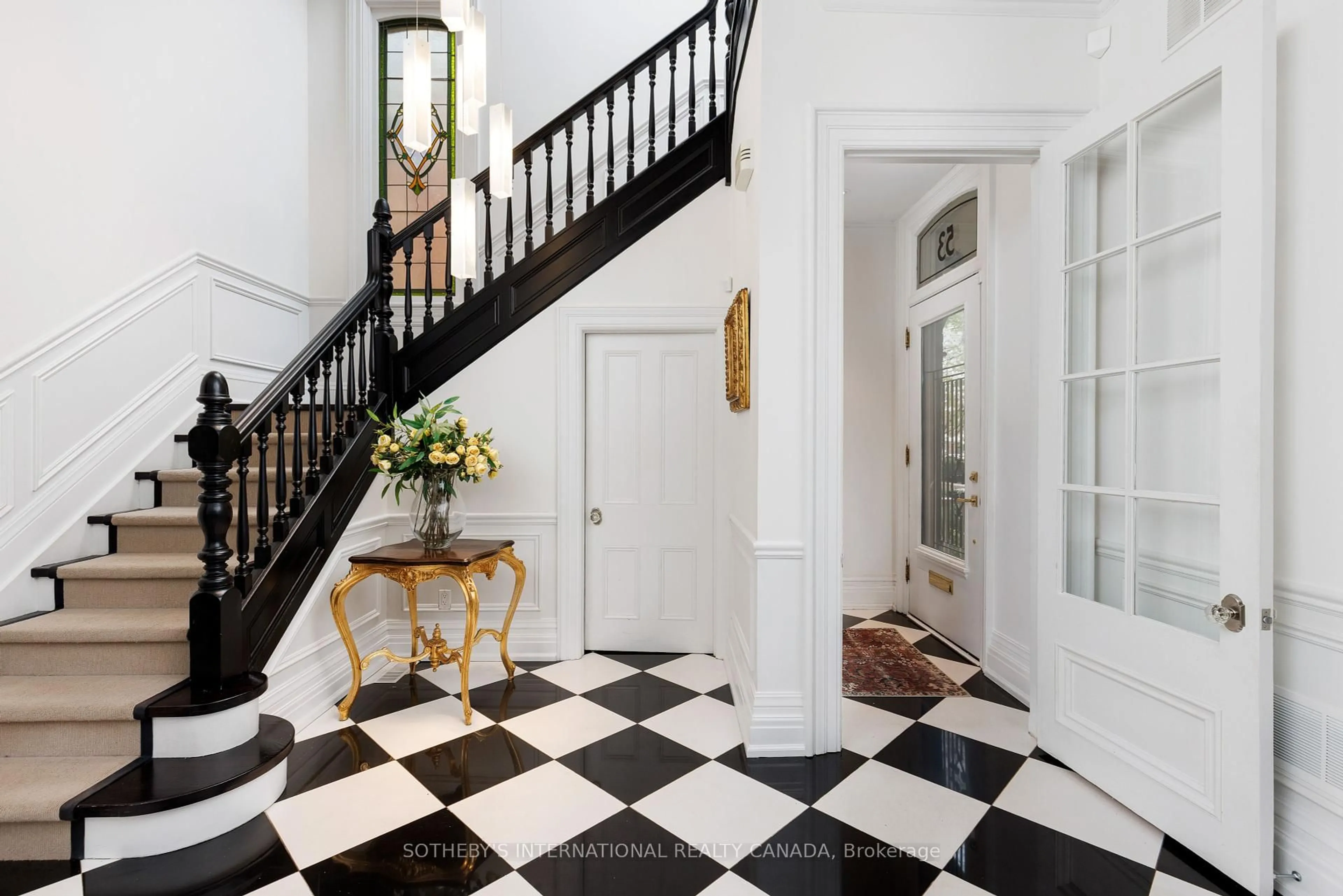 Indoor foyer for 53 Elm Ave, Toronto Ontario M4W 1N6