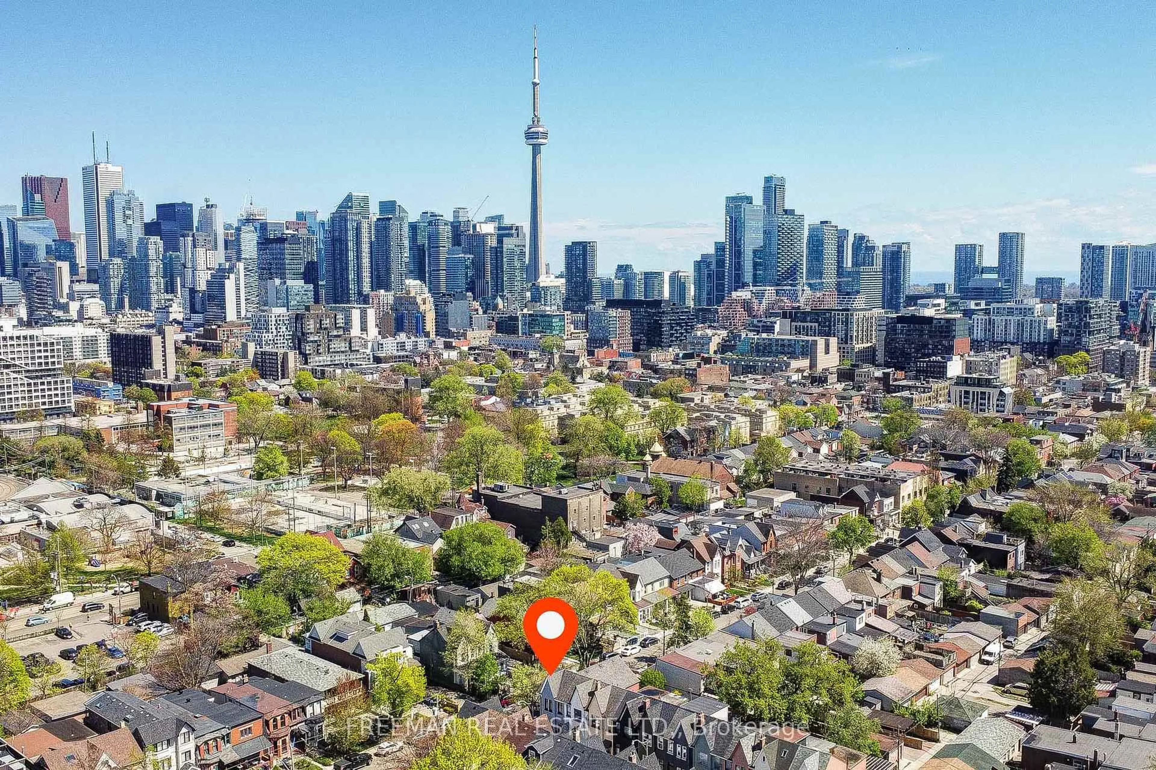 A pic from outside/outdoor area/front of a property/back of a property/a pic from drone, city buildings view from balcony for 1 Andrews Ave, Toronto Ontario M6J 1S2