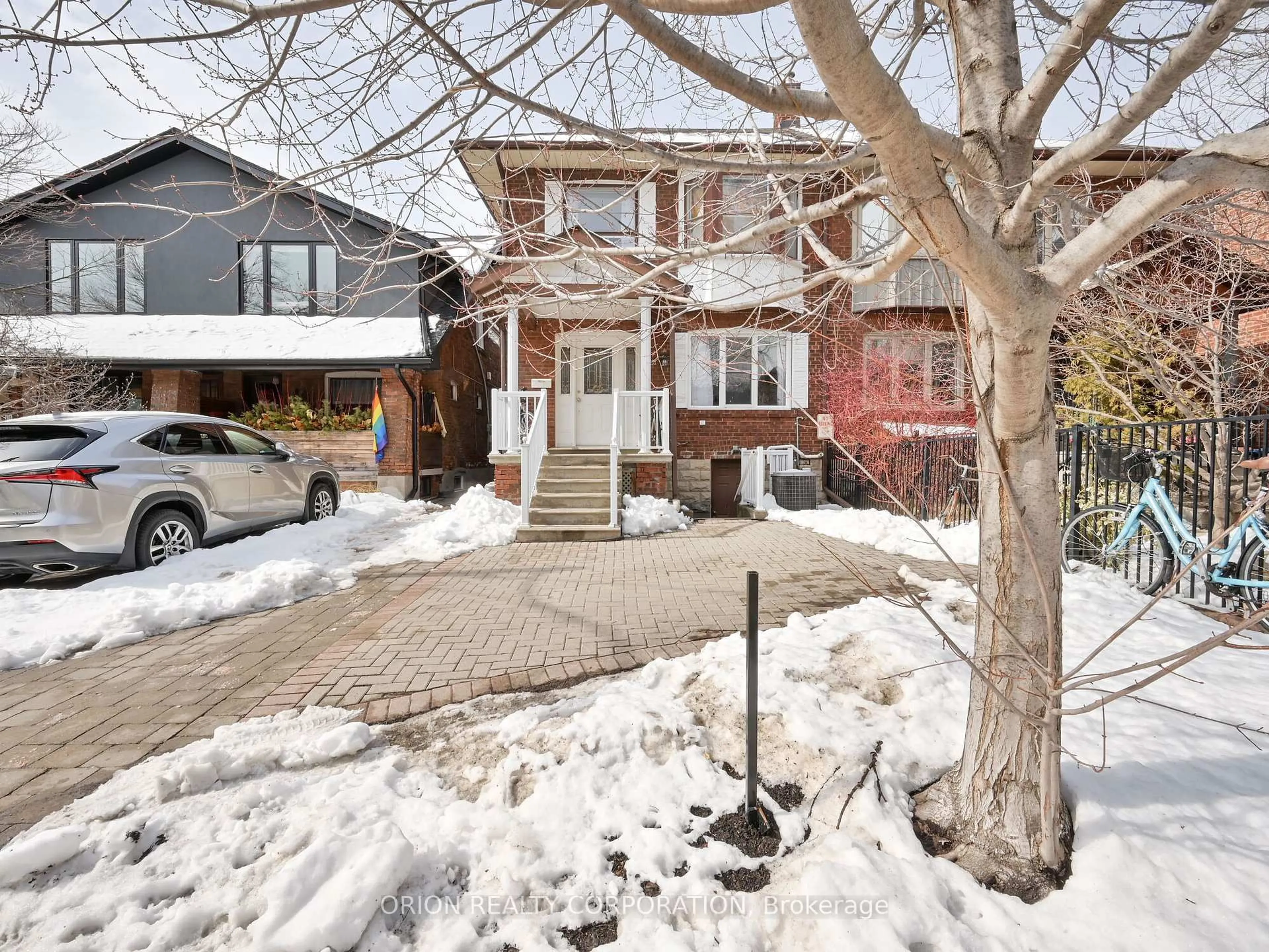 Home with brick exterior material, street for 456 Crawford St, Toronto Ontario M6G 3J6