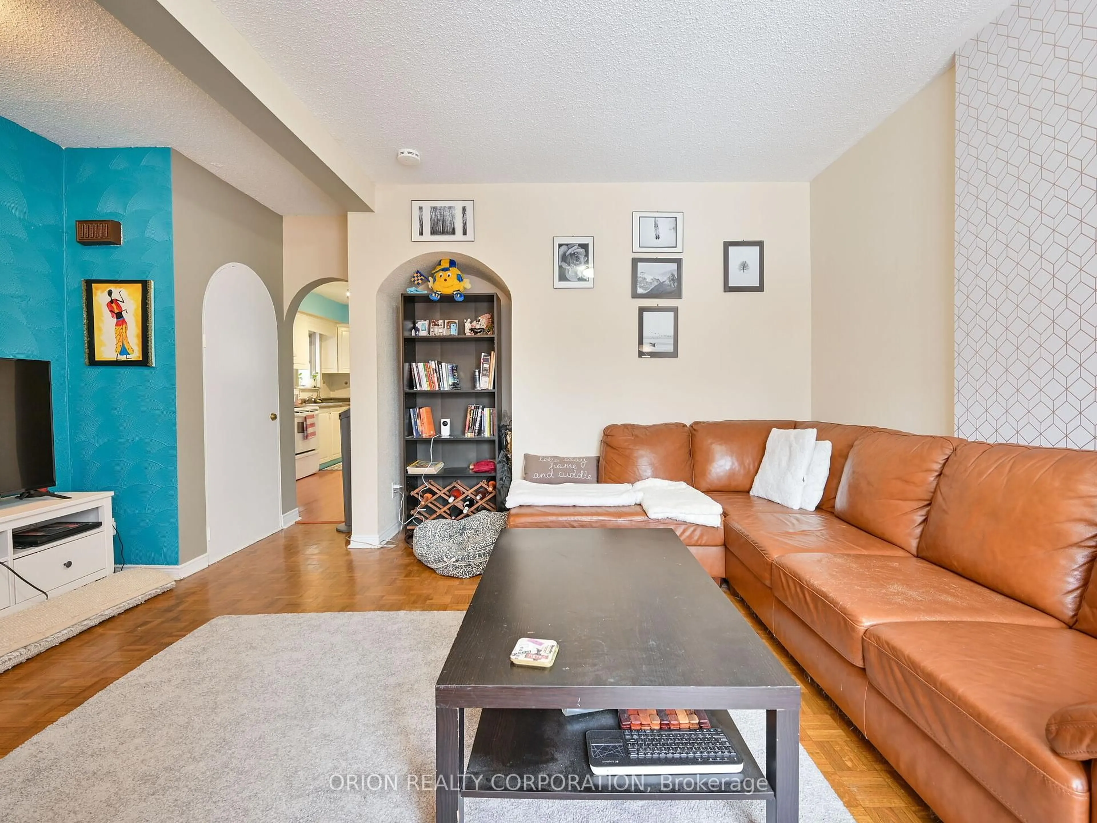 Living room with furniture, unknown for 456 Crawford St, Toronto Ontario M6G 3J6