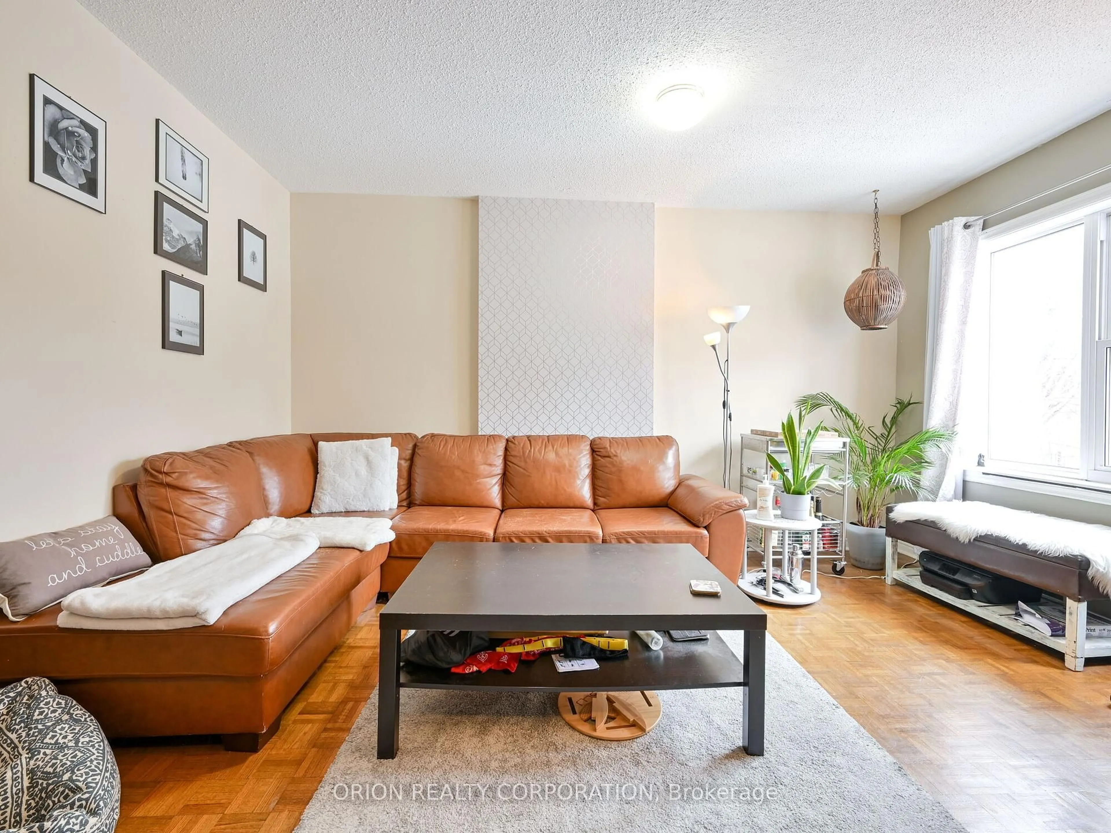 Living room with furniture, unknown for 456 Crawford St, Toronto Ontario M6G 3J6
