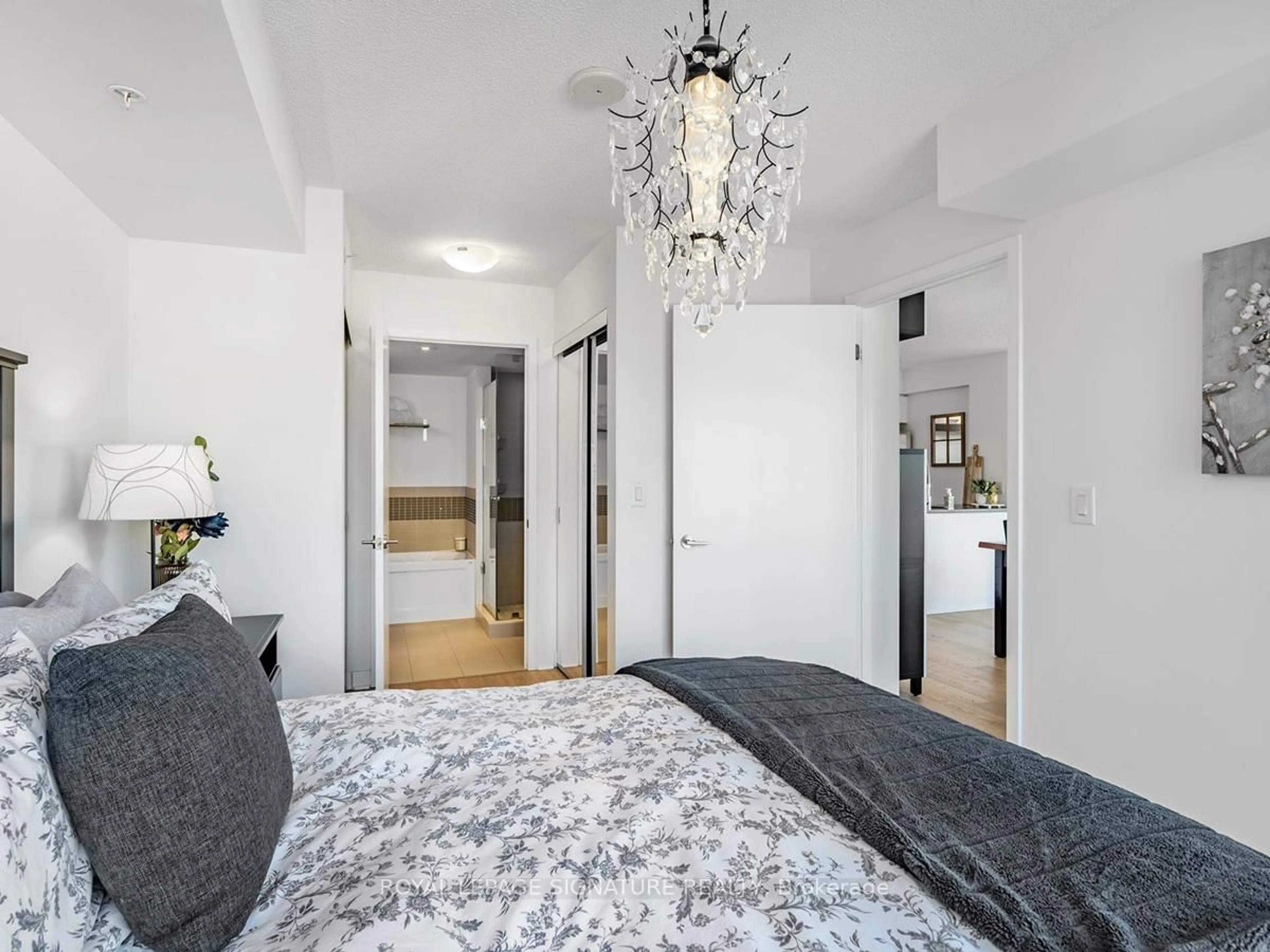 Bedroom with bed, unknown for 295 Adelaide St #1804, Toronto Ontario M5V 0L4