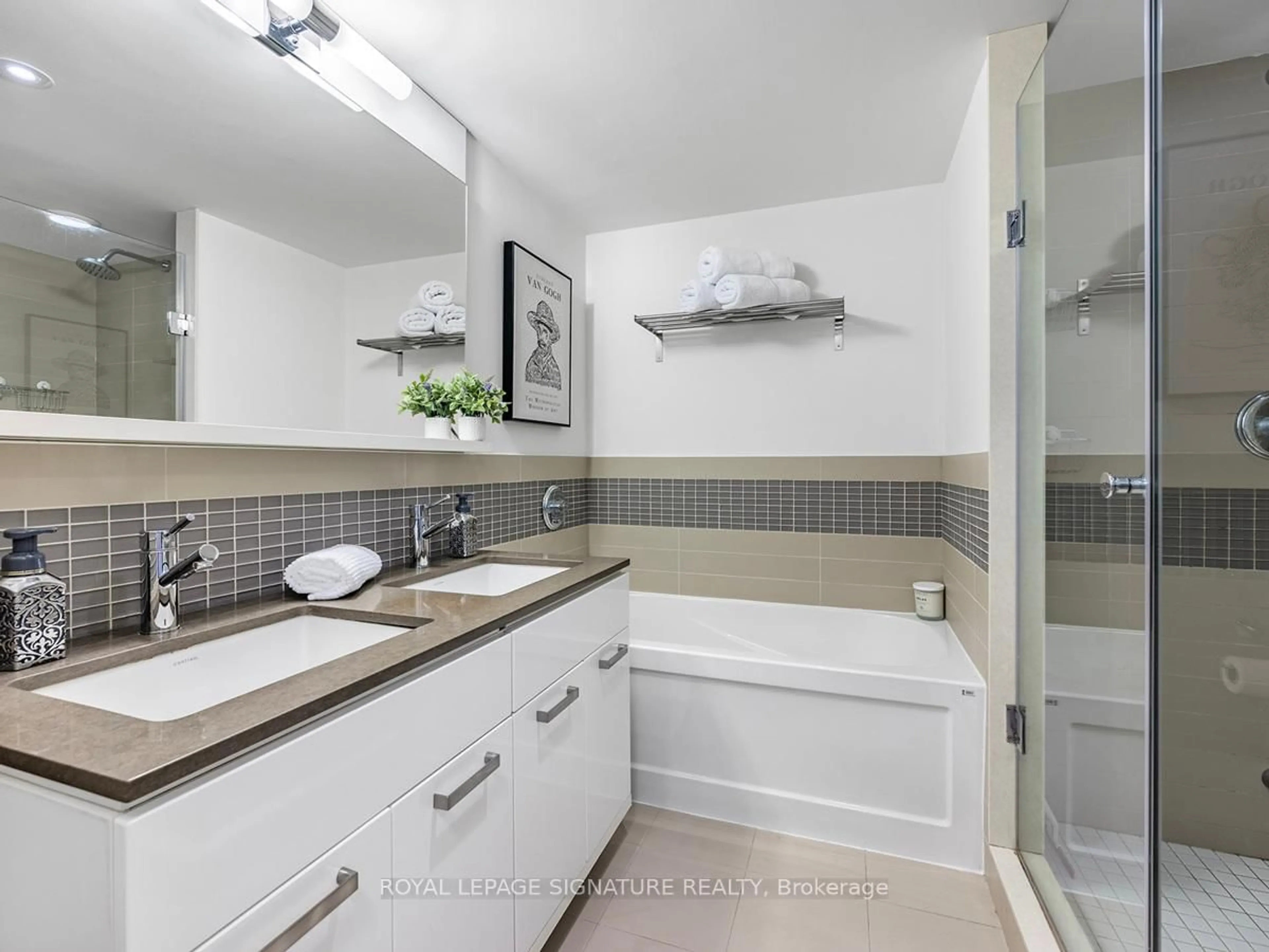 Standard bathroom, ceramic/tile floor for 295 Adelaide St #1804, Toronto Ontario M5V 0L4