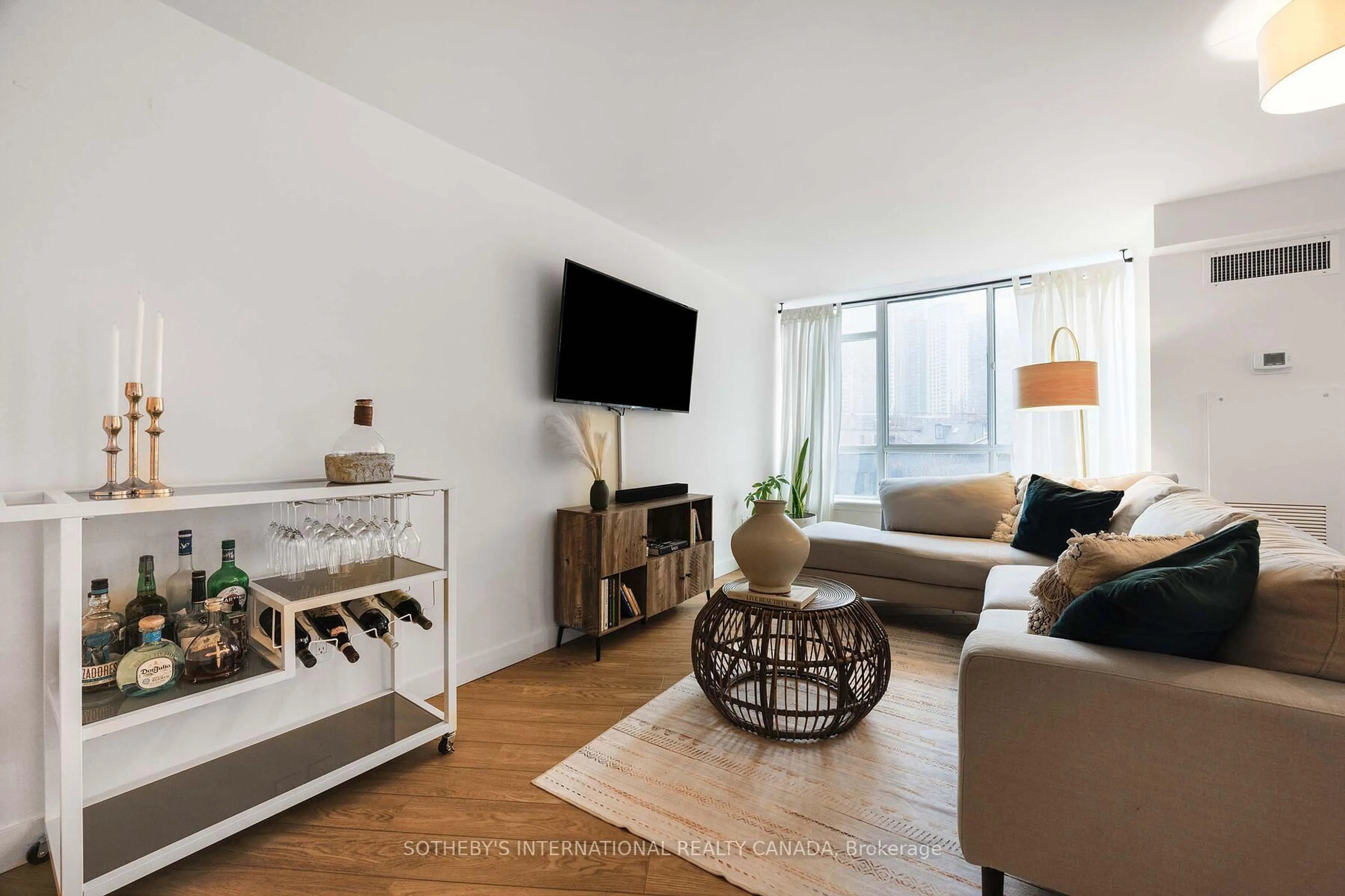 Living room with furniture, unknown for 801 King St #213, Toronto Ontario M5V 3C9