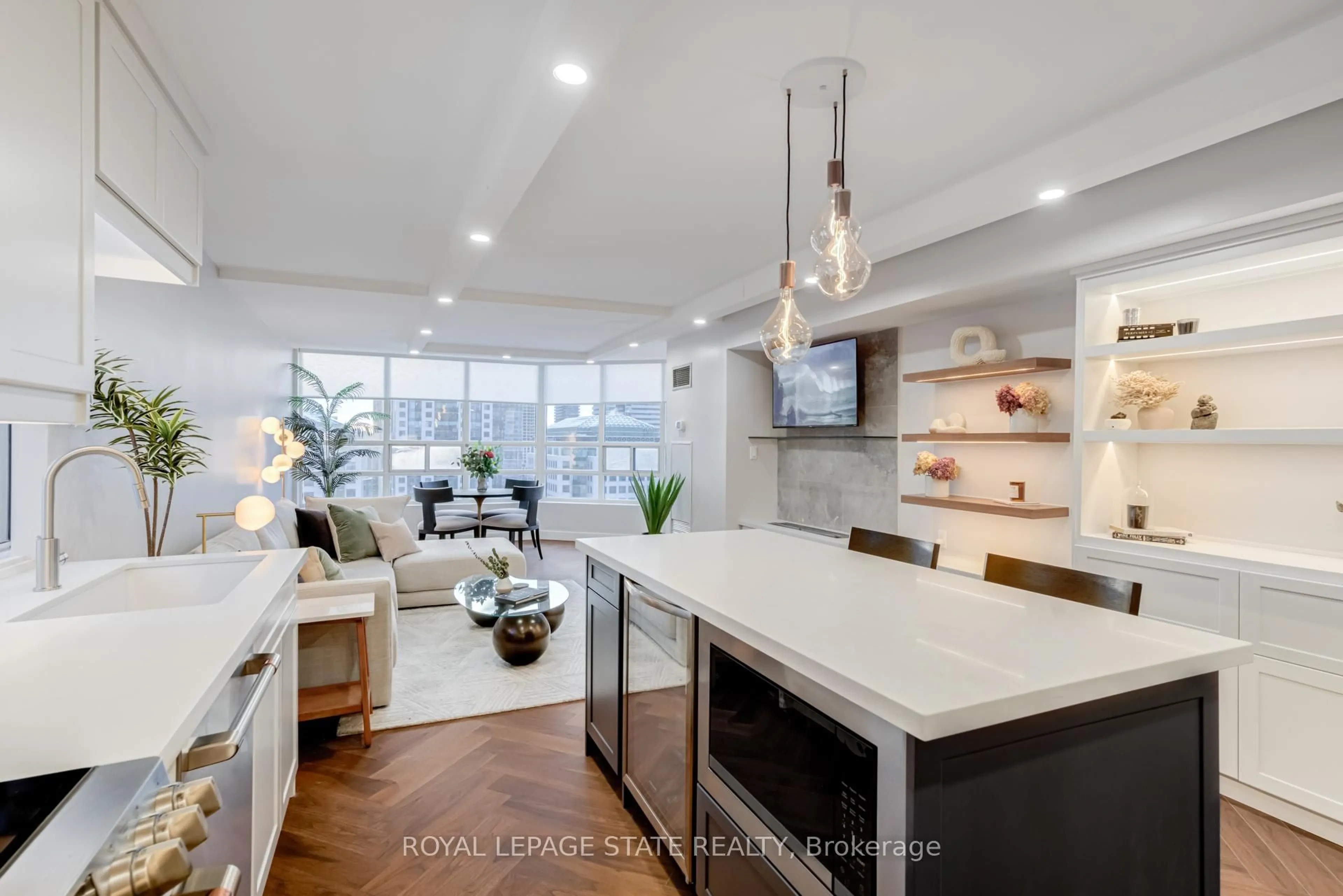 Open concept kitchen, unknown for 71 Simcoe St #2201, Toronto Ontario M5J 2S9