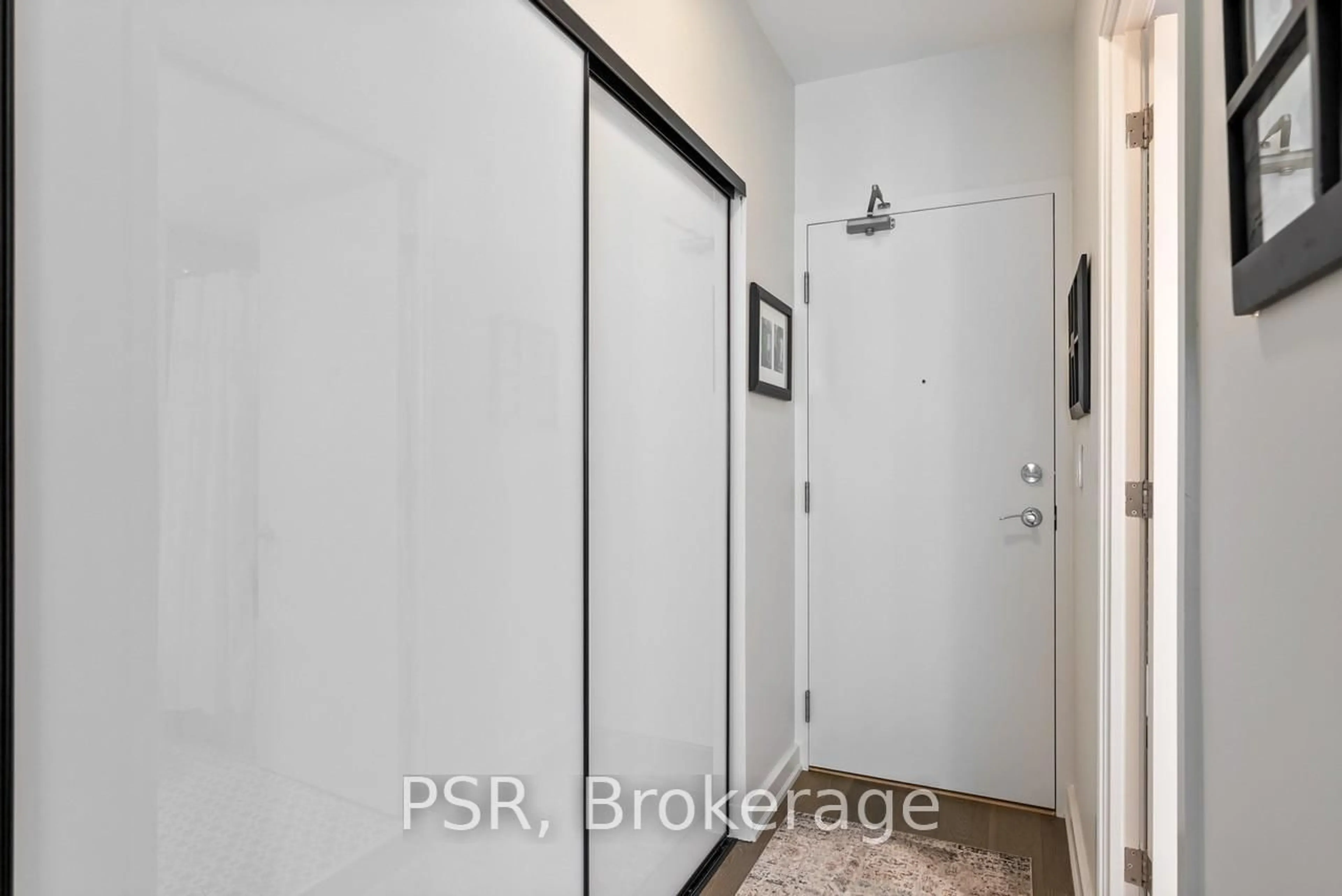 Indoor entryway for 350 Wellington St #G19, Toronto Ontario M5V 3W9