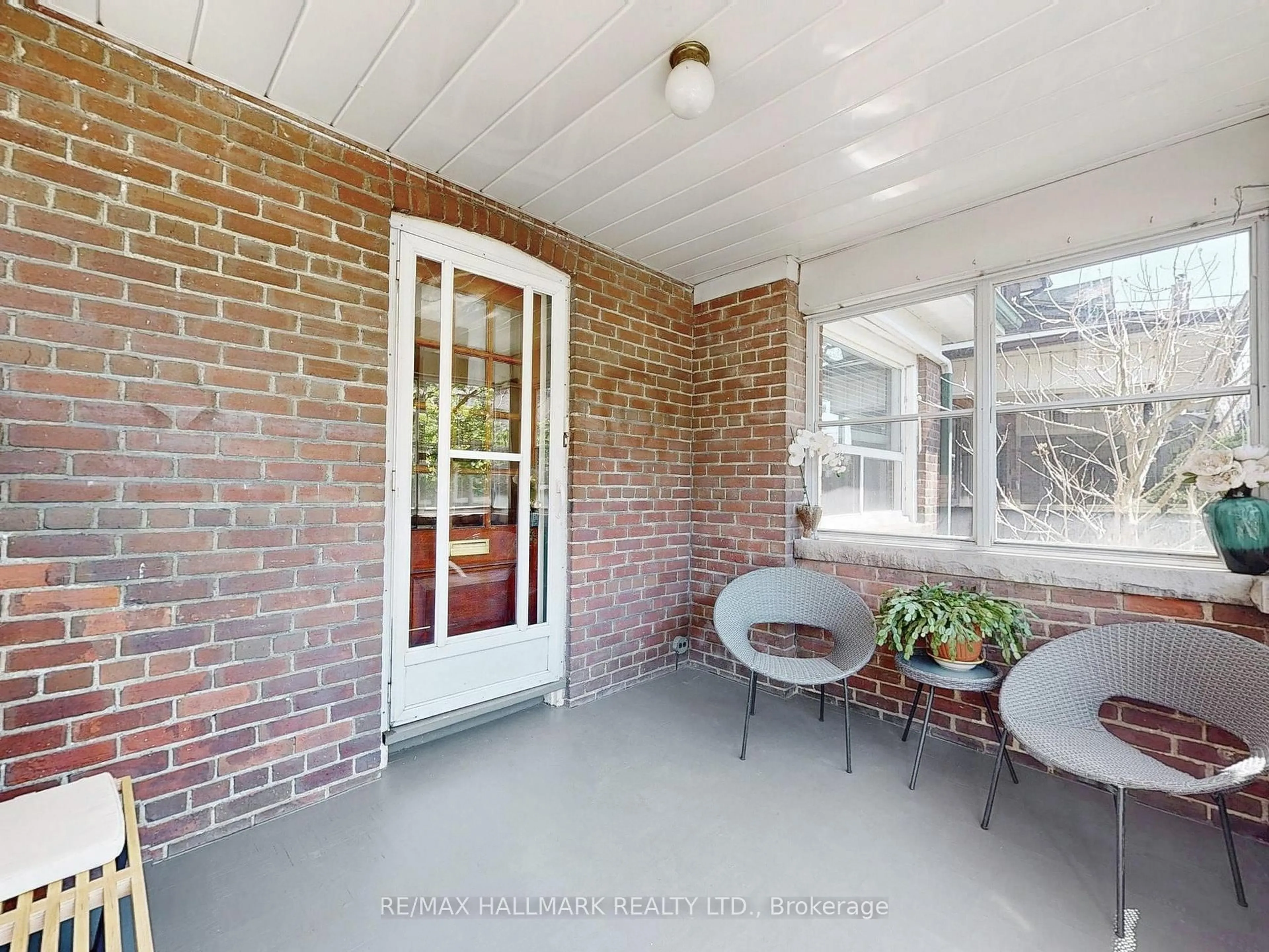 Unknown for 31 Robina Ave, Toronto Ontario M6C 3Y5