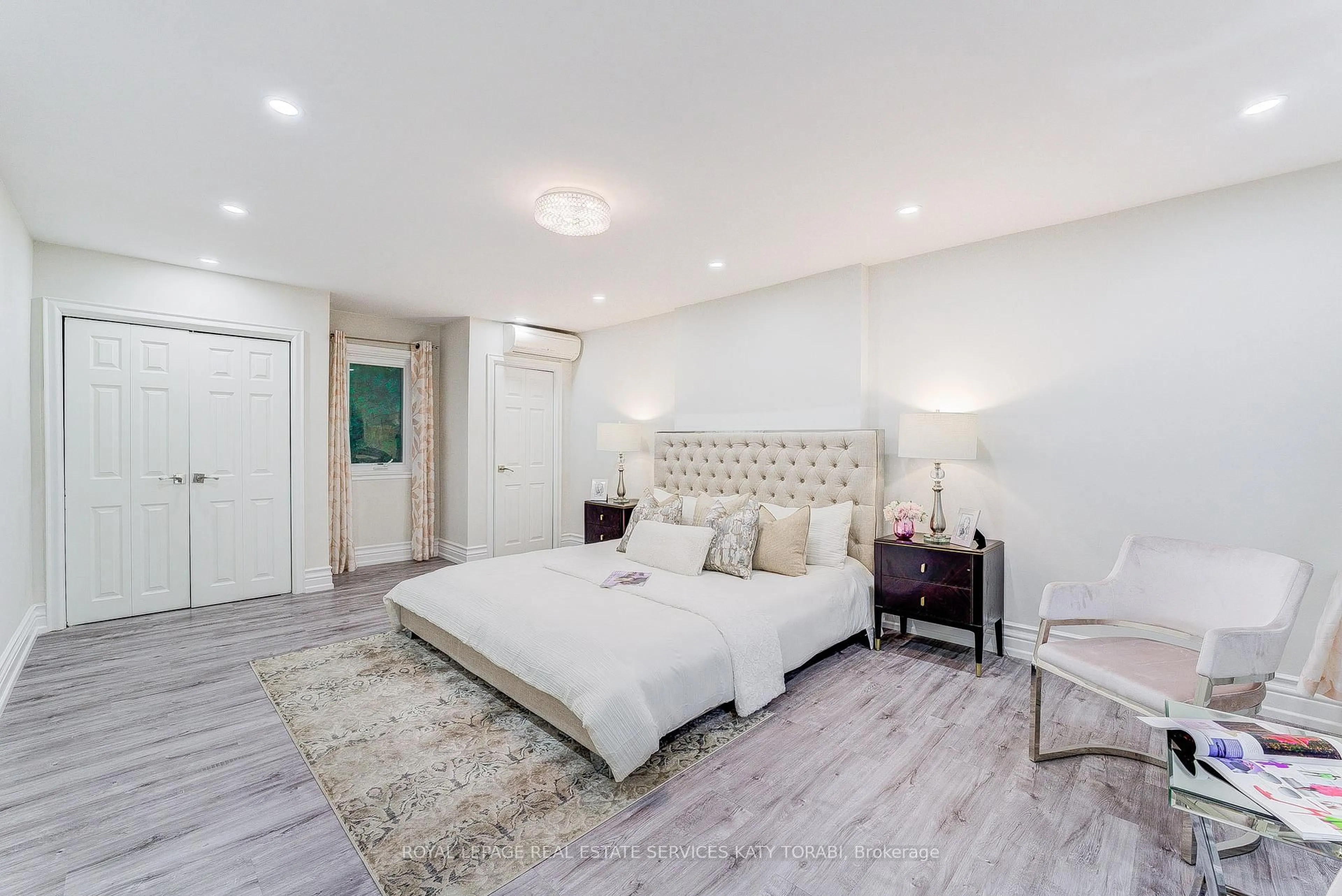 Bedroom with bed, unknown for 603 Spadina Rd, Toronto Ontario M5P 2X1