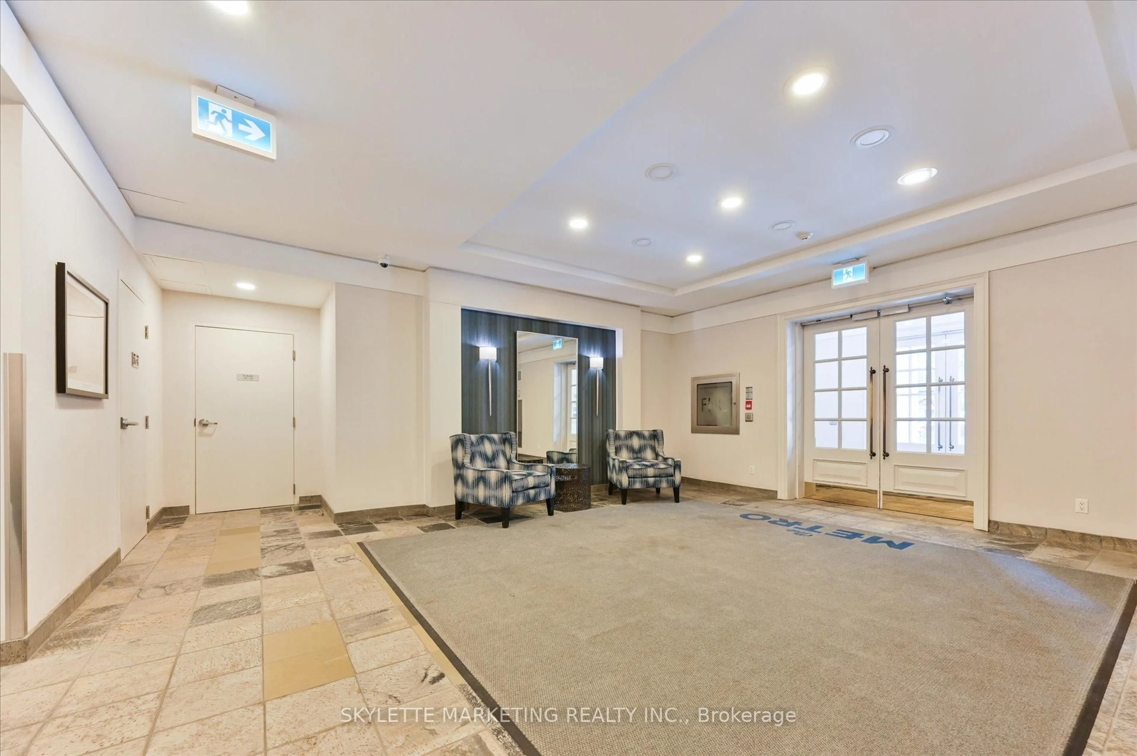 Indoor foyer for 119 Merton St #416, Toronto Ontario M4S 3G5
