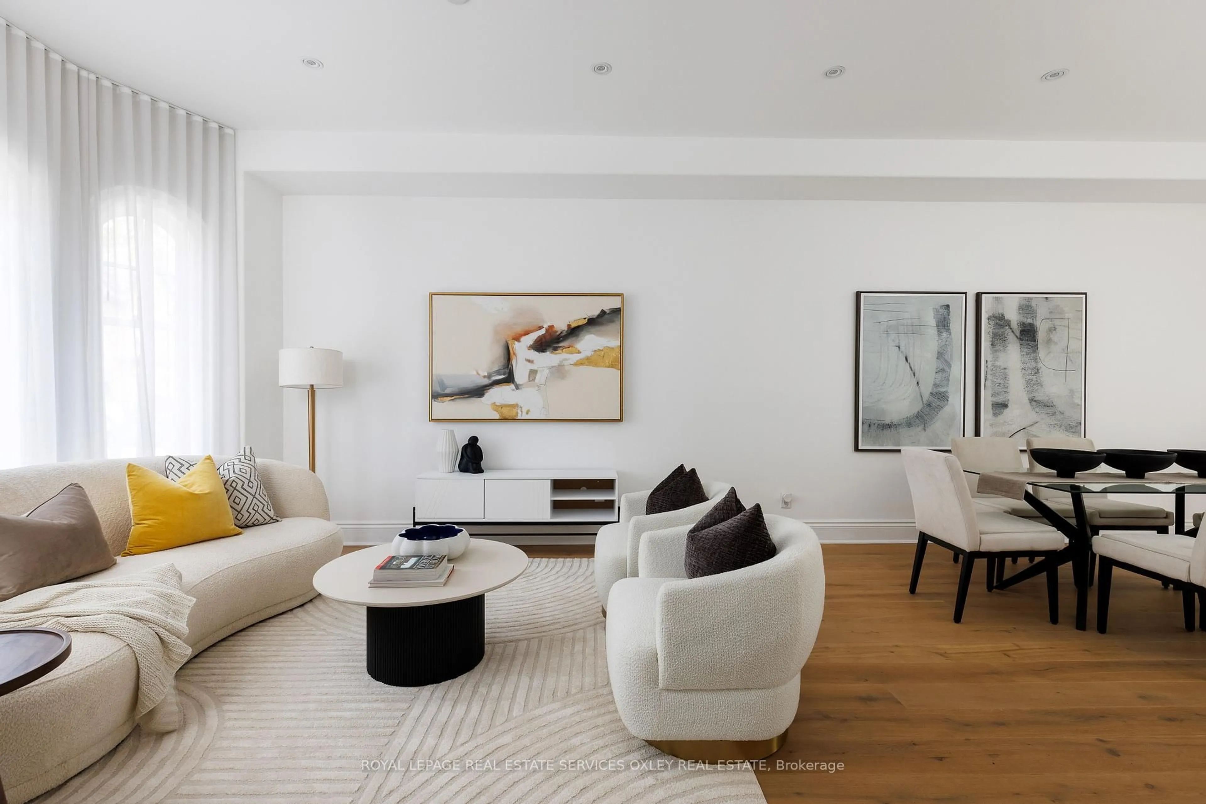 Living room with furniture, unknown for 33 Webster Ave, Toronto Ontario M5R 1N6