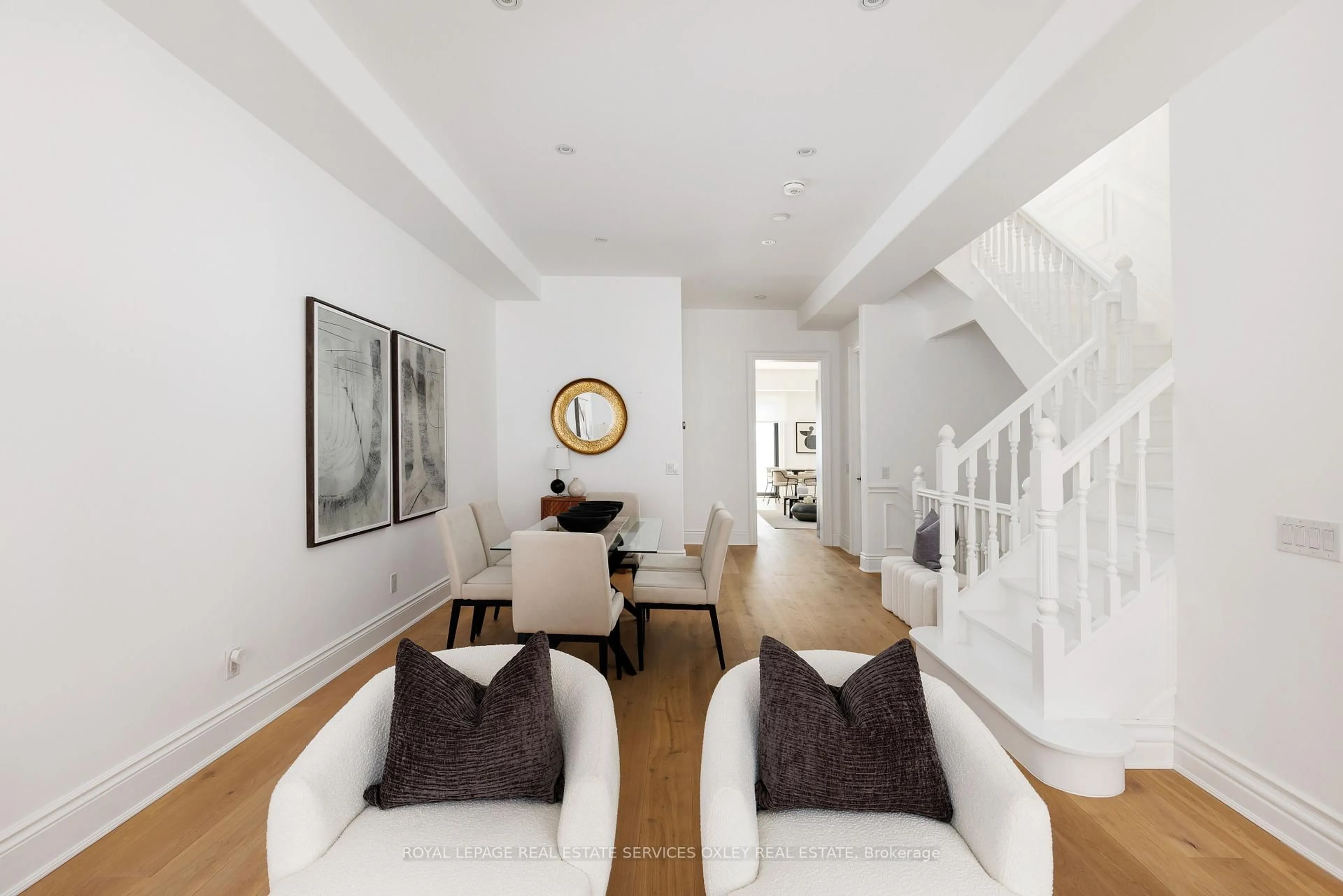 Living room with furniture, unknown for 33 Webster Ave, Toronto Ontario M5R 1N6