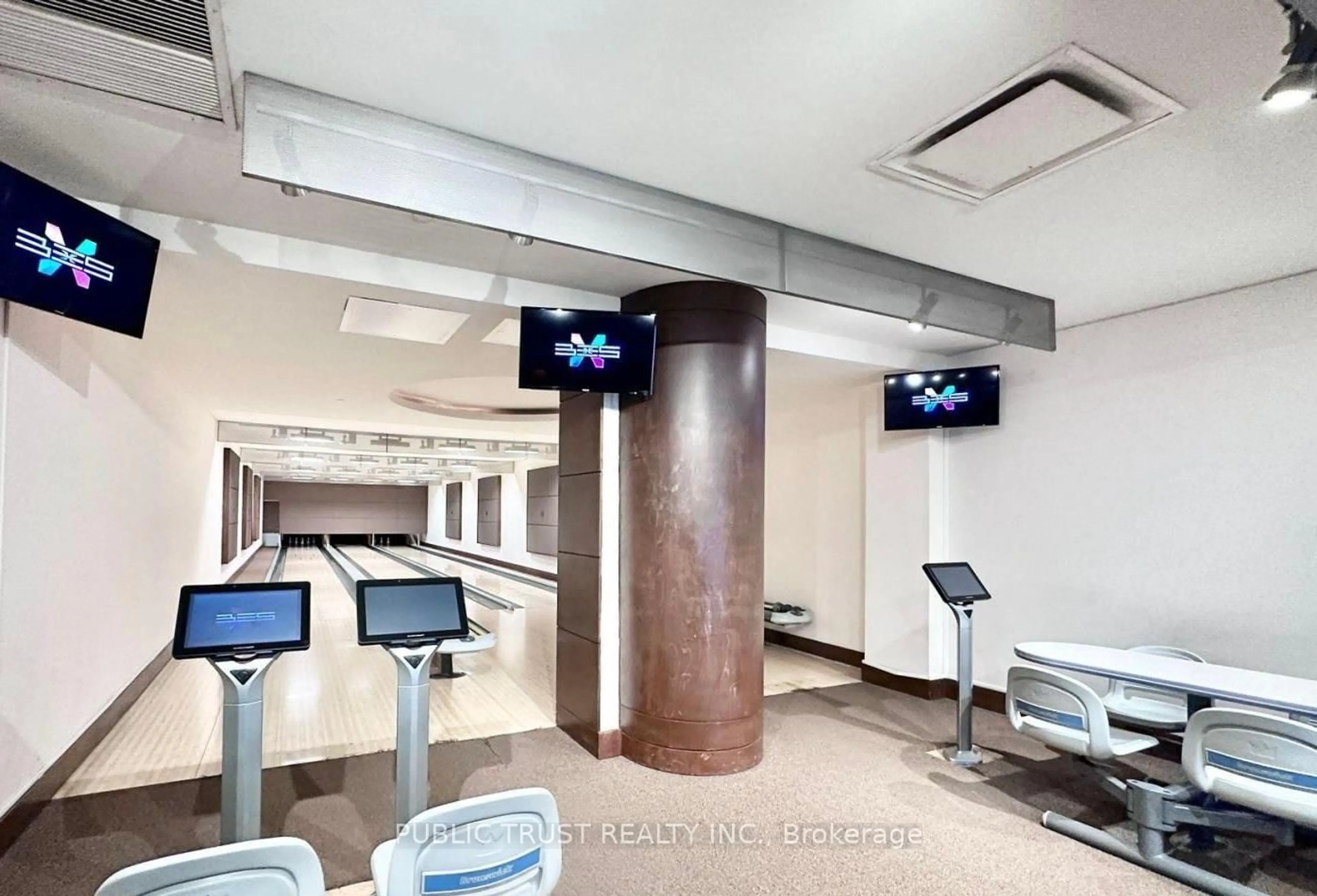 Indoor foyer for 5 Northtown Way #910, Toronto Ontario M2N 7A1