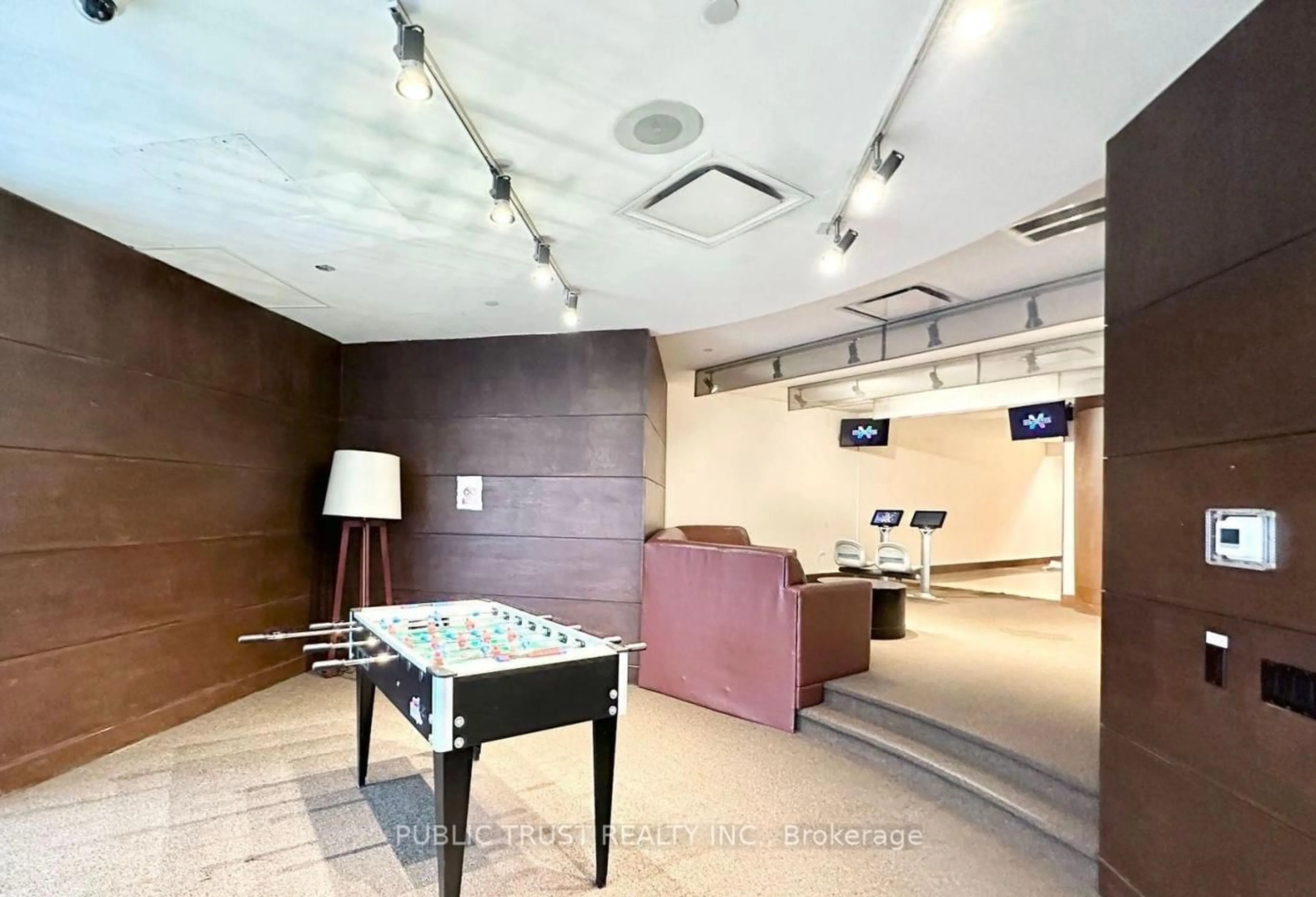 Indoor foyer for 5 Northtown Way #910, Toronto Ontario M2N 7A1