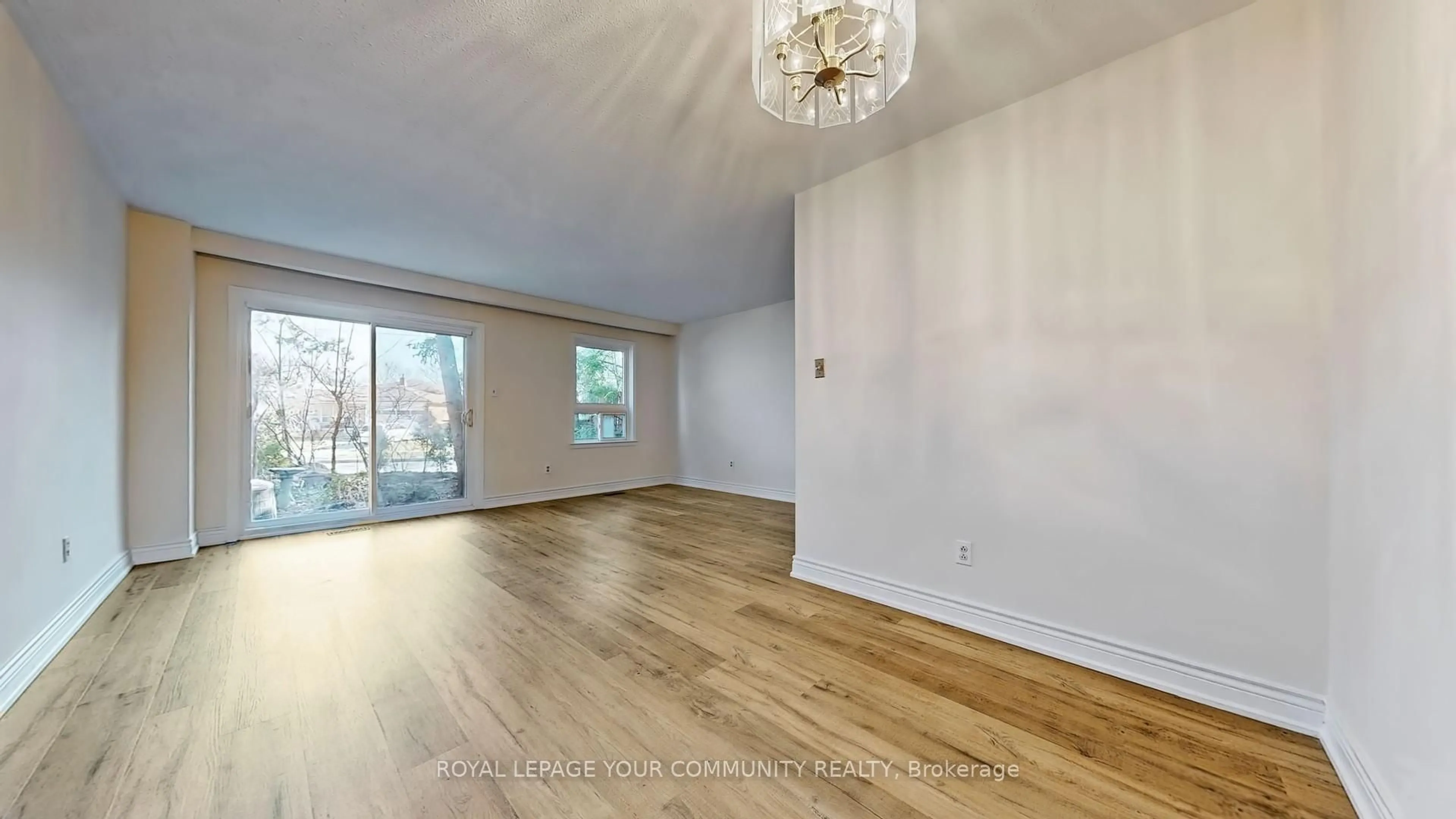 A pic of a room for 551 Steeles Ave #35, Toronto Ontario M2M 3Y1