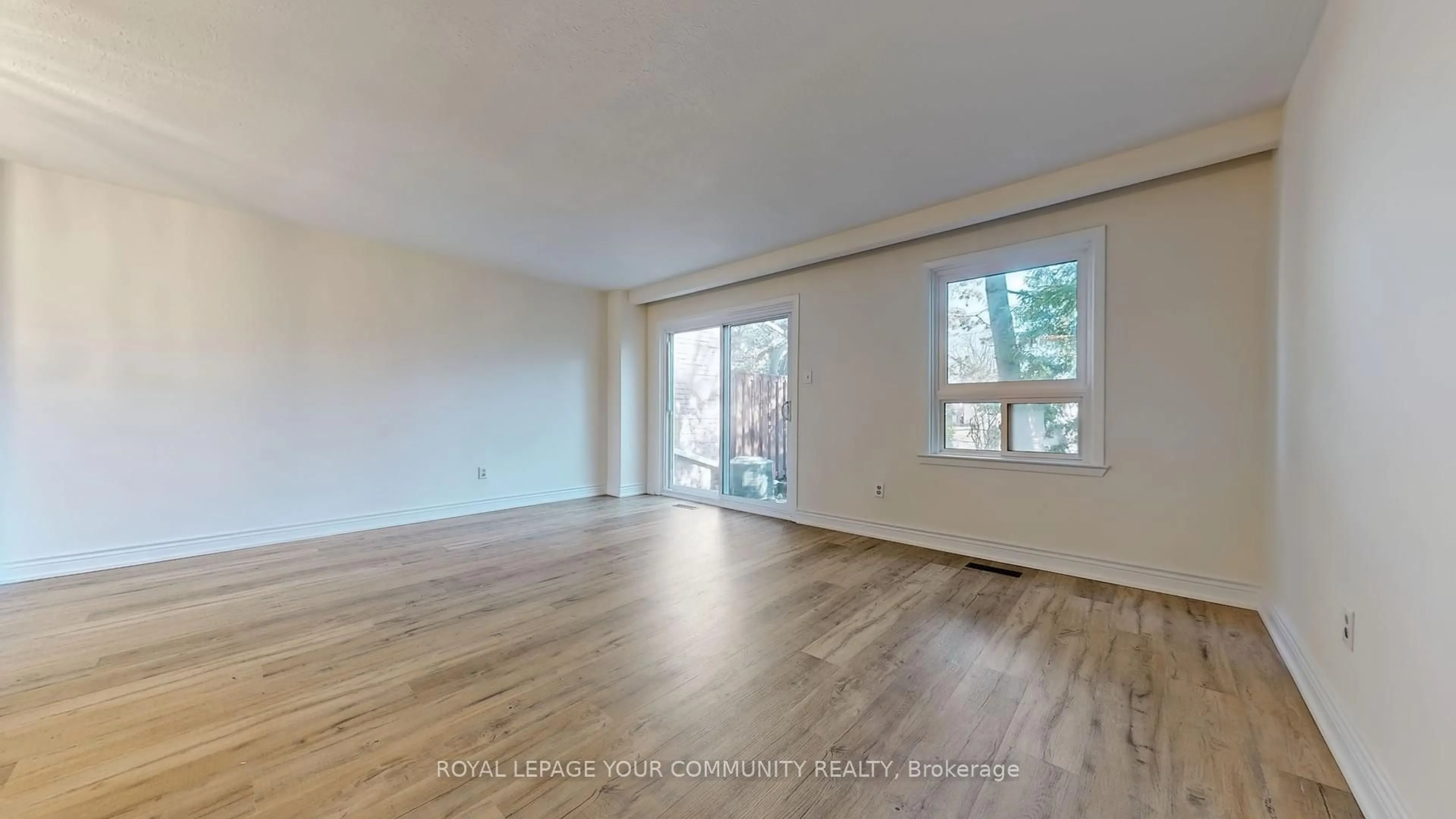 A pic of a room for 551 Steeles Ave #35, Toronto Ontario M2M 3Y1