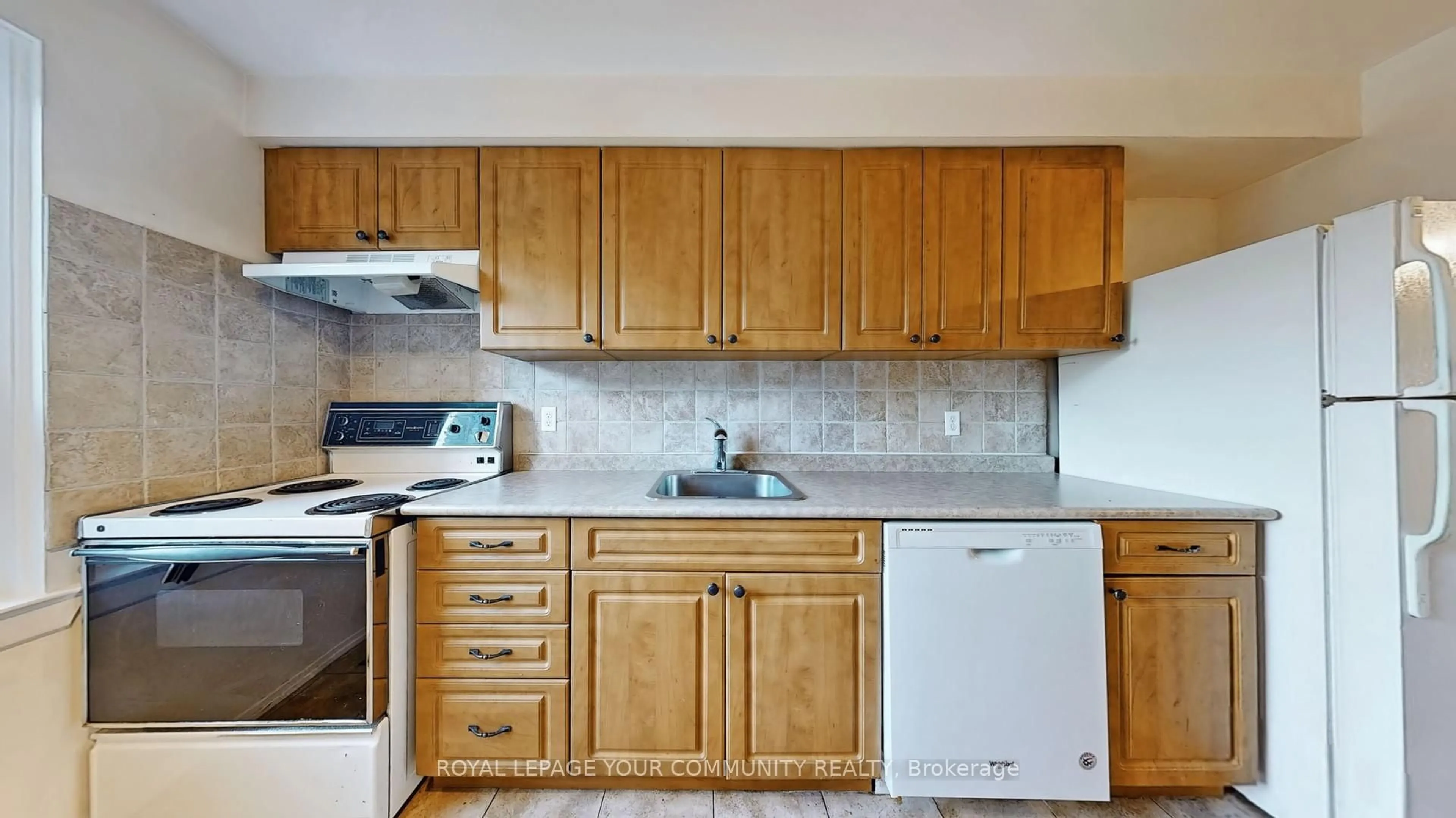 Standard kitchen, unknown for 551 Steeles Ave #35, Toronto Ontario M2M 3Y1