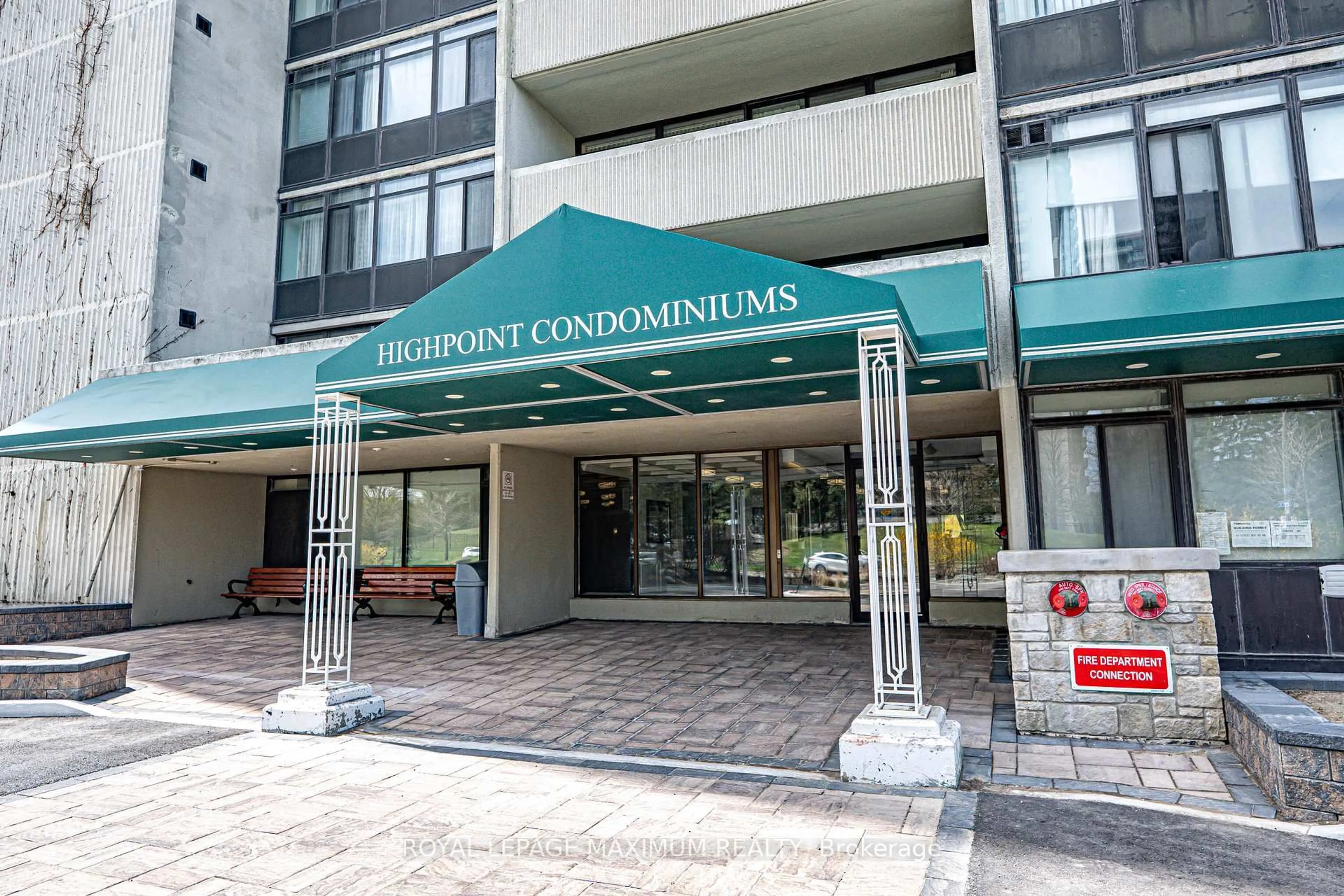 Indoor foyer for 3300 Don Mills Rd #2001, Toronto Ontario M2J 4X7