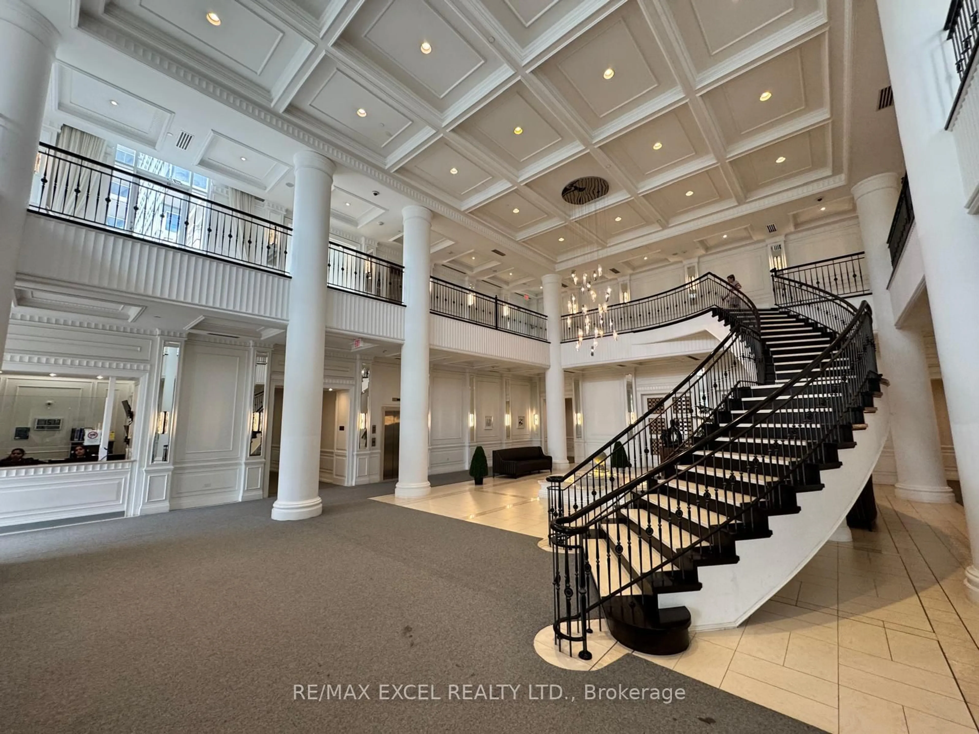 Indoor foyer for 25 Greenview Ave #428, Toronto Ontario M2M 0A5