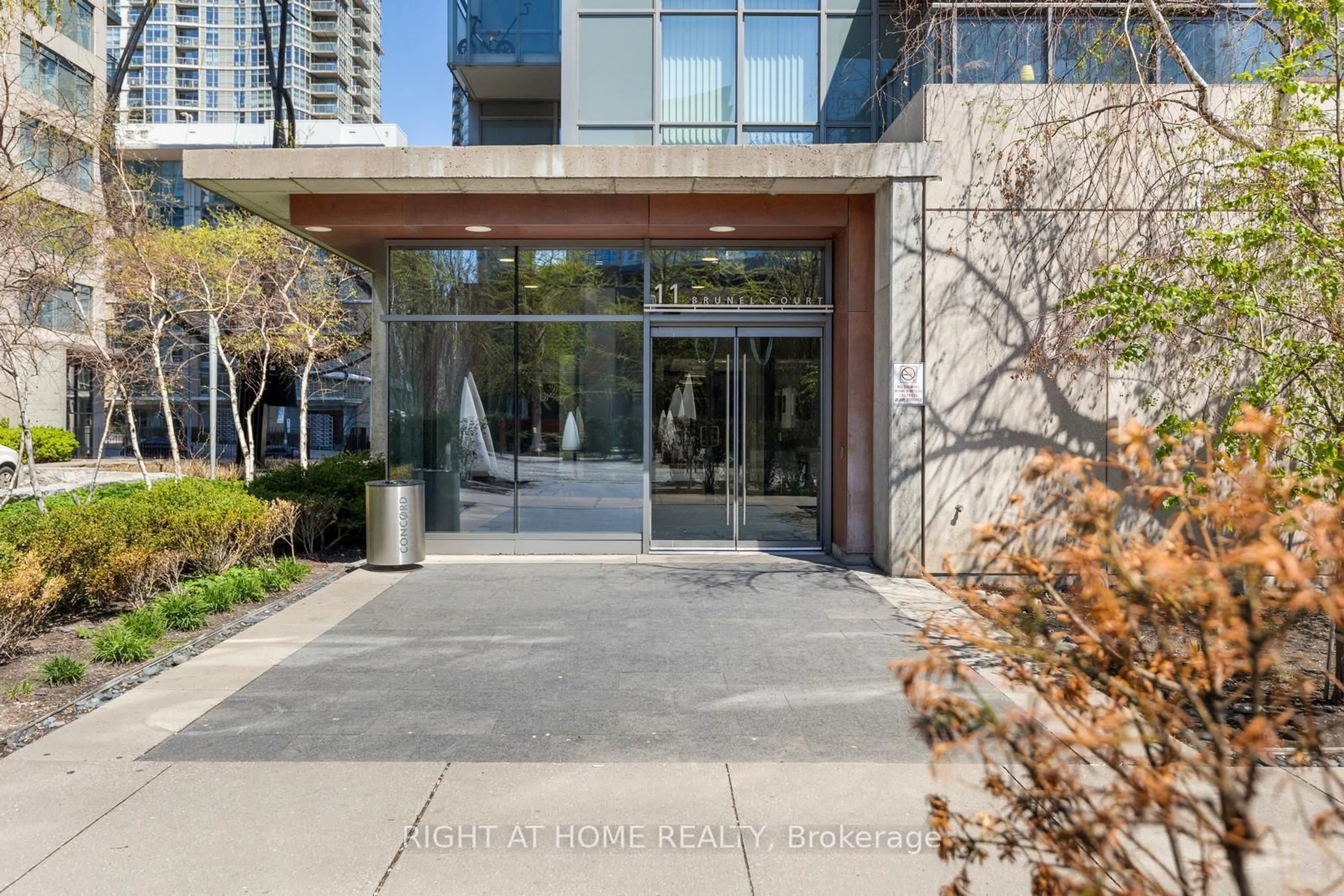 Indoor foyer for 11 Brunel Crt #5306, Toronto Ontario M5V 3Y3