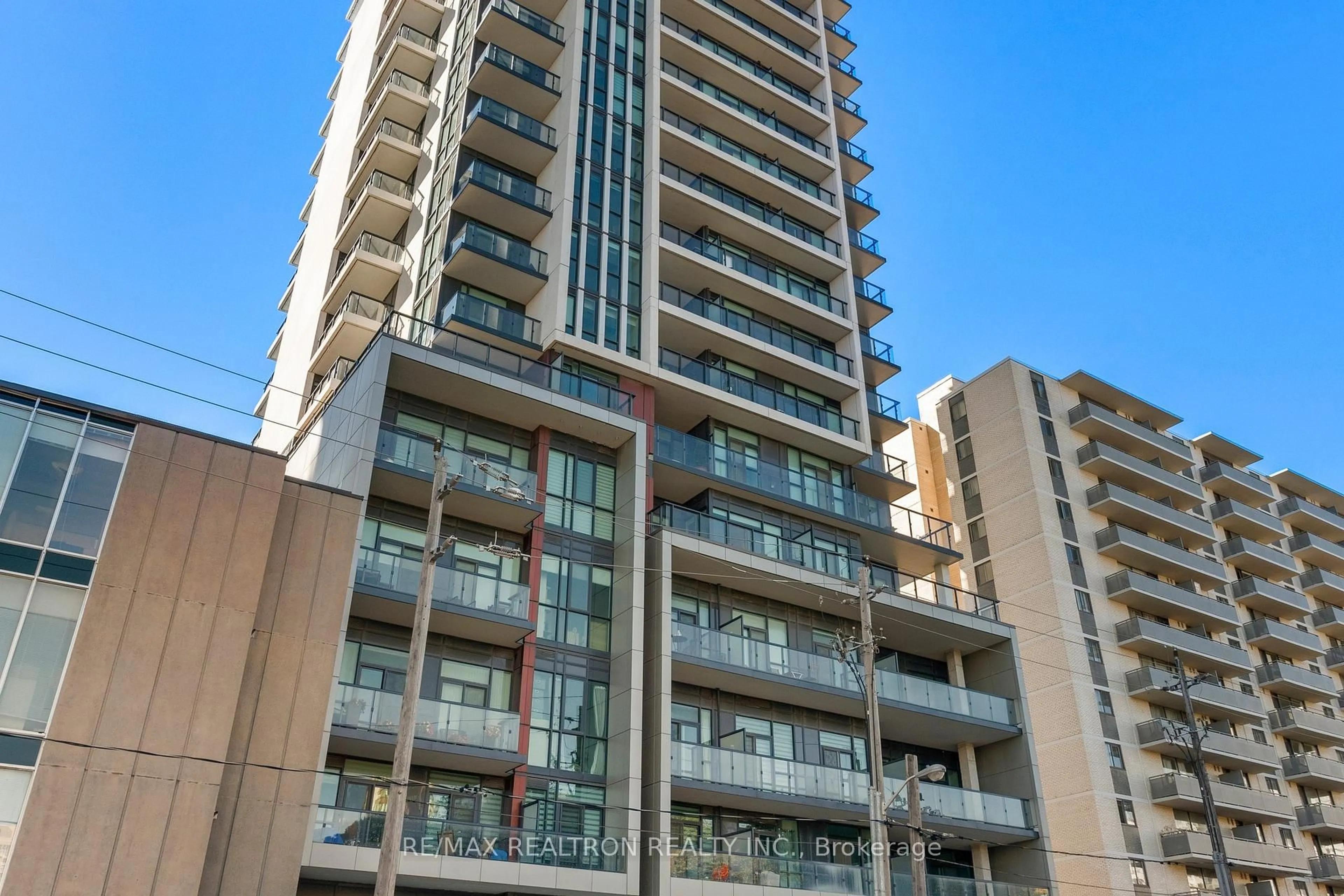 Balcony in the apartment, city buildings view from balcony for 1486 Bathurst St #Ph02, Toronto Ontario M5P 3G9