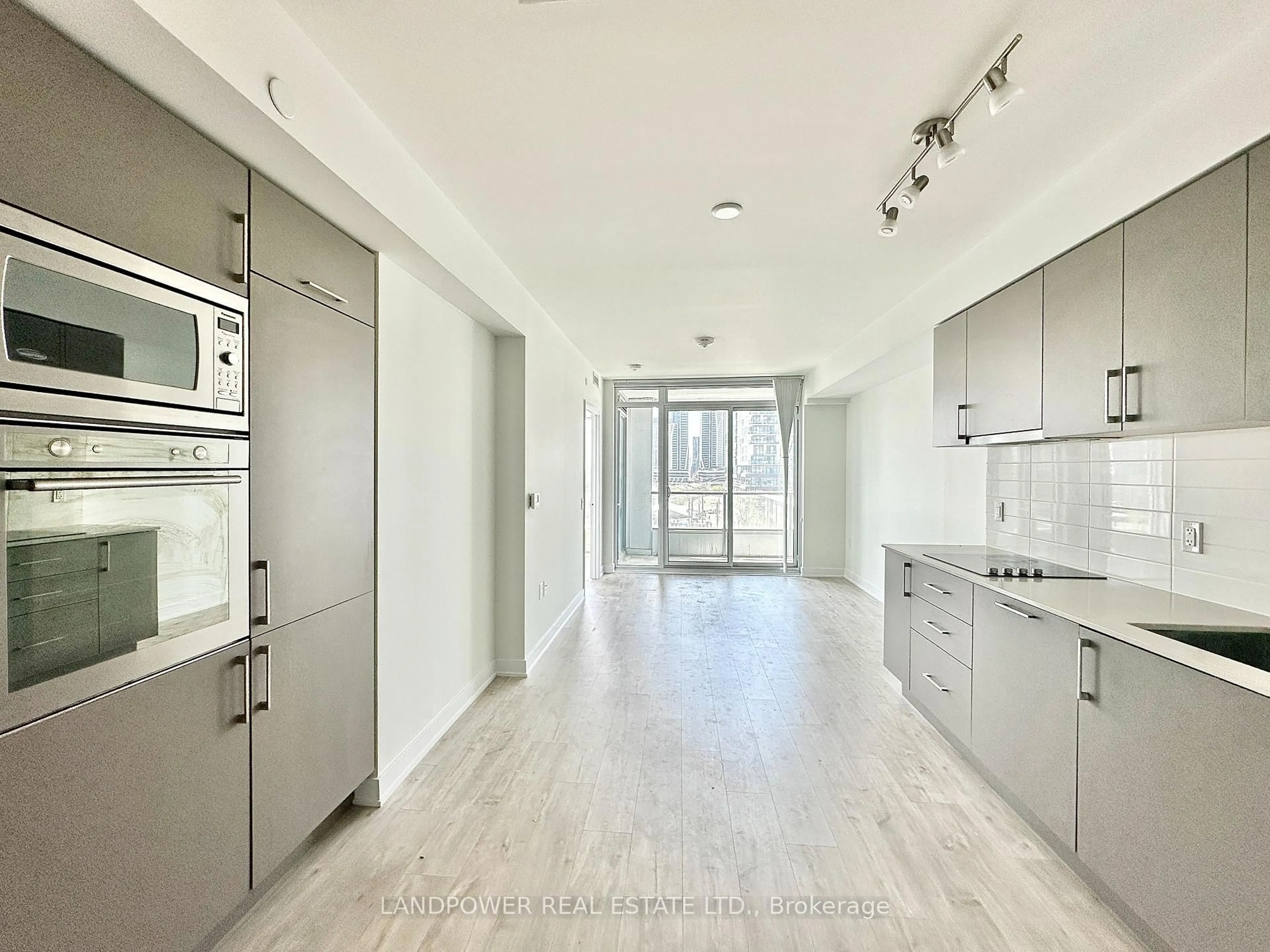 Unknown for 27 Bathurst St #509W, Toronto Ontario M5V 2P1