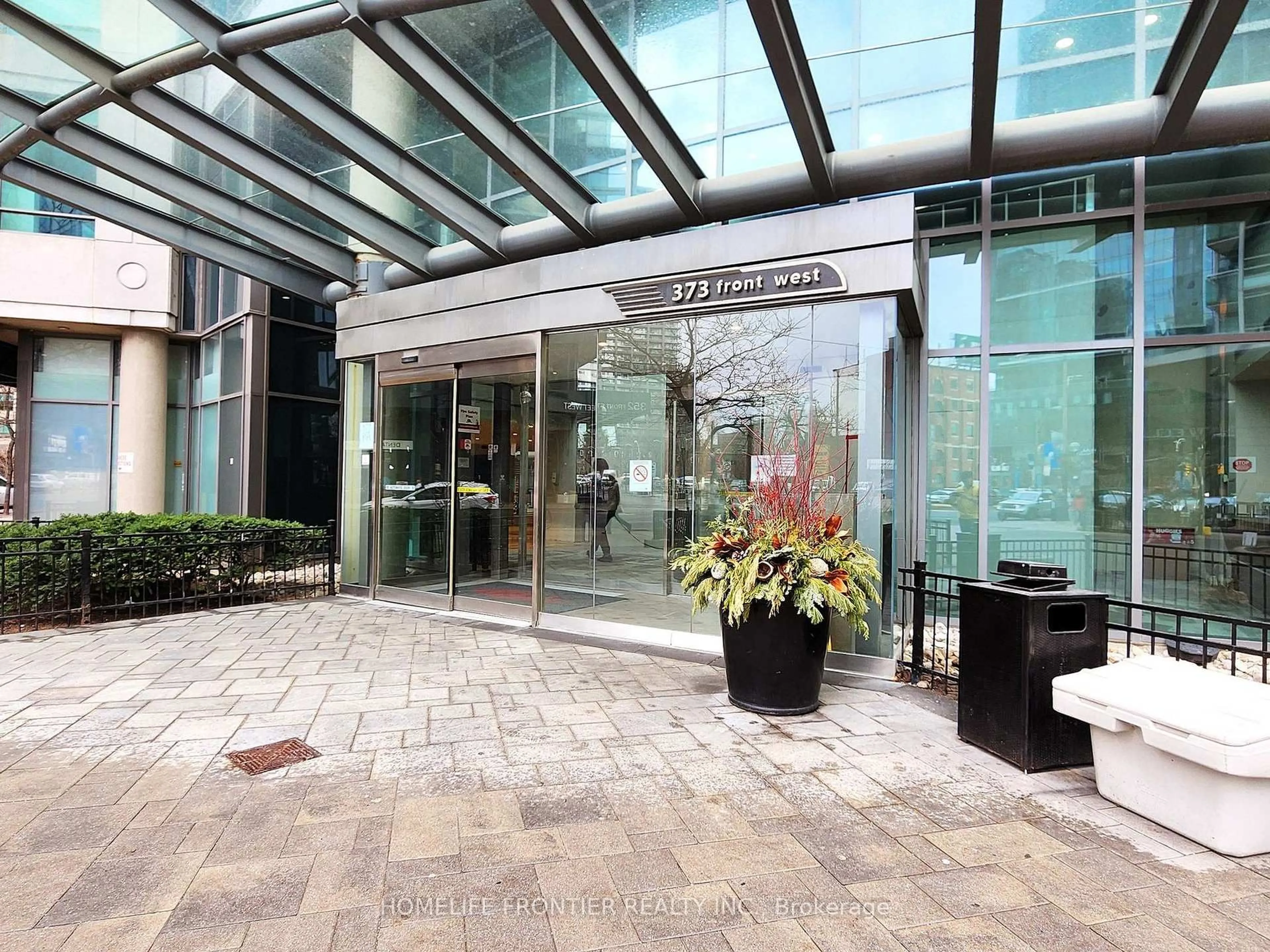 Indoor foyer for 373 Front St #3202, Toronto Ontario M5V 3R7