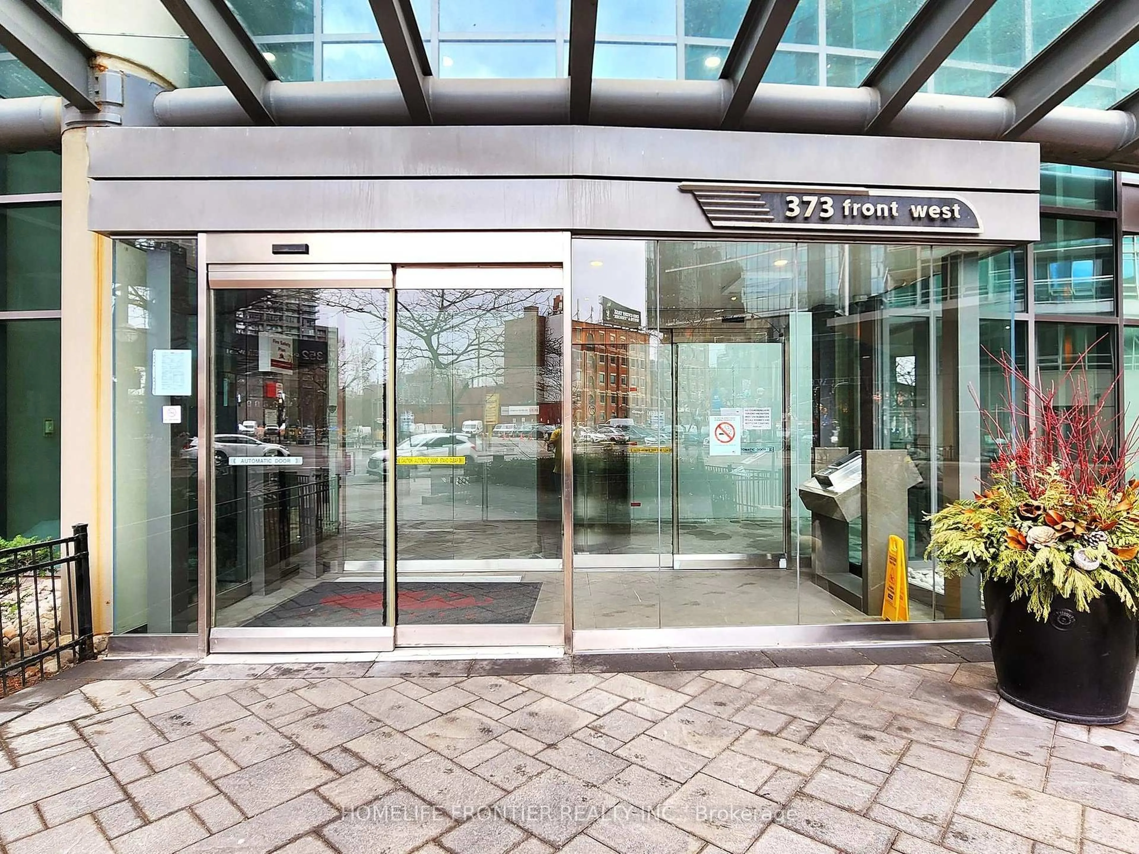 Indoor foyer for 373 Front St #3202, Toronto Ontario M5V 3R7