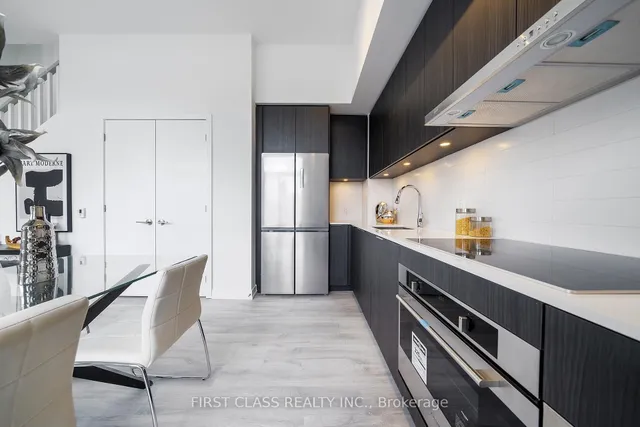 Additional property image - 8 Olympic Gdn Dr Unit 28