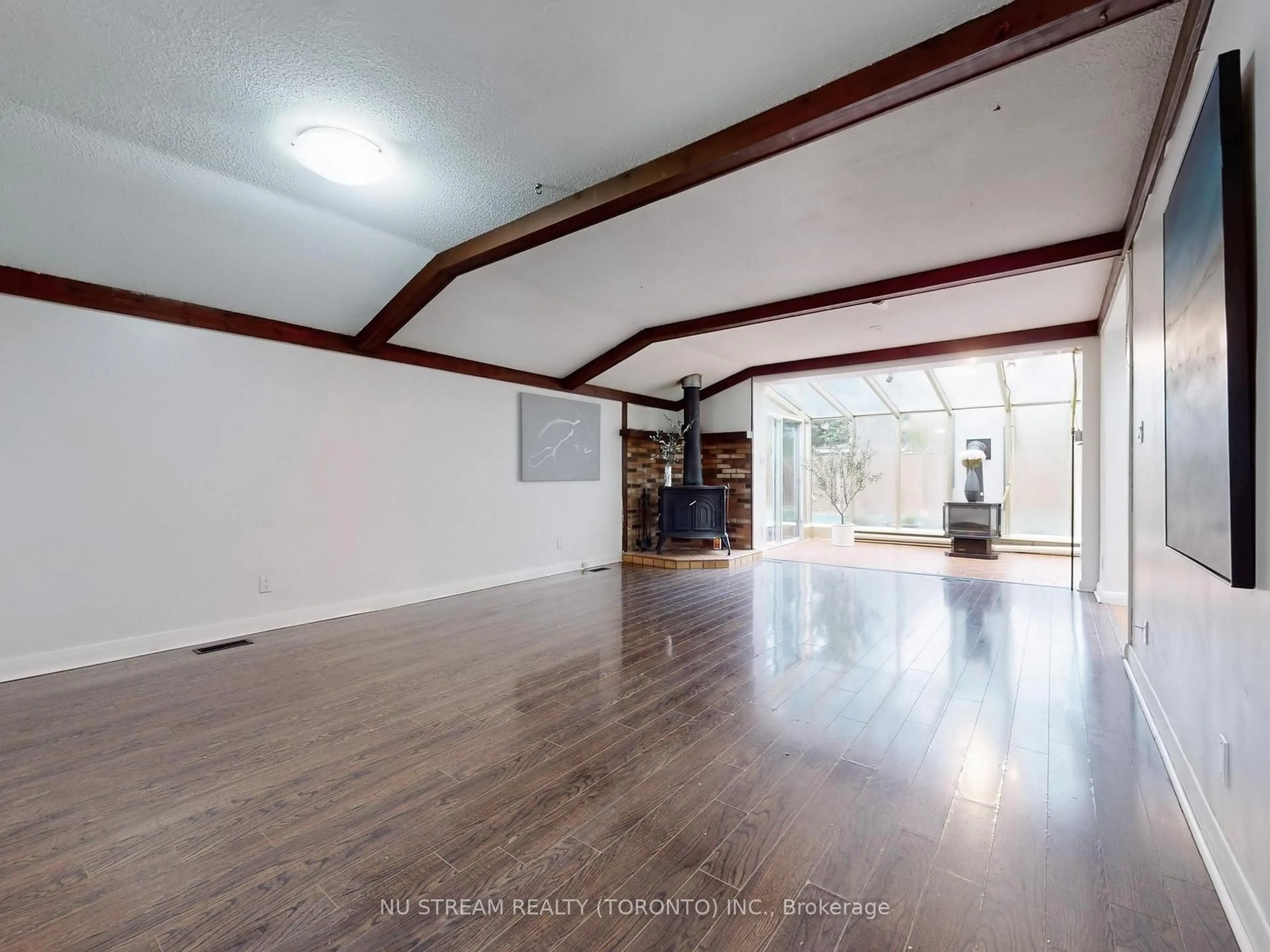 Unknown for 17 Chatfield Dr, Toronto Ontario M3B 1K6