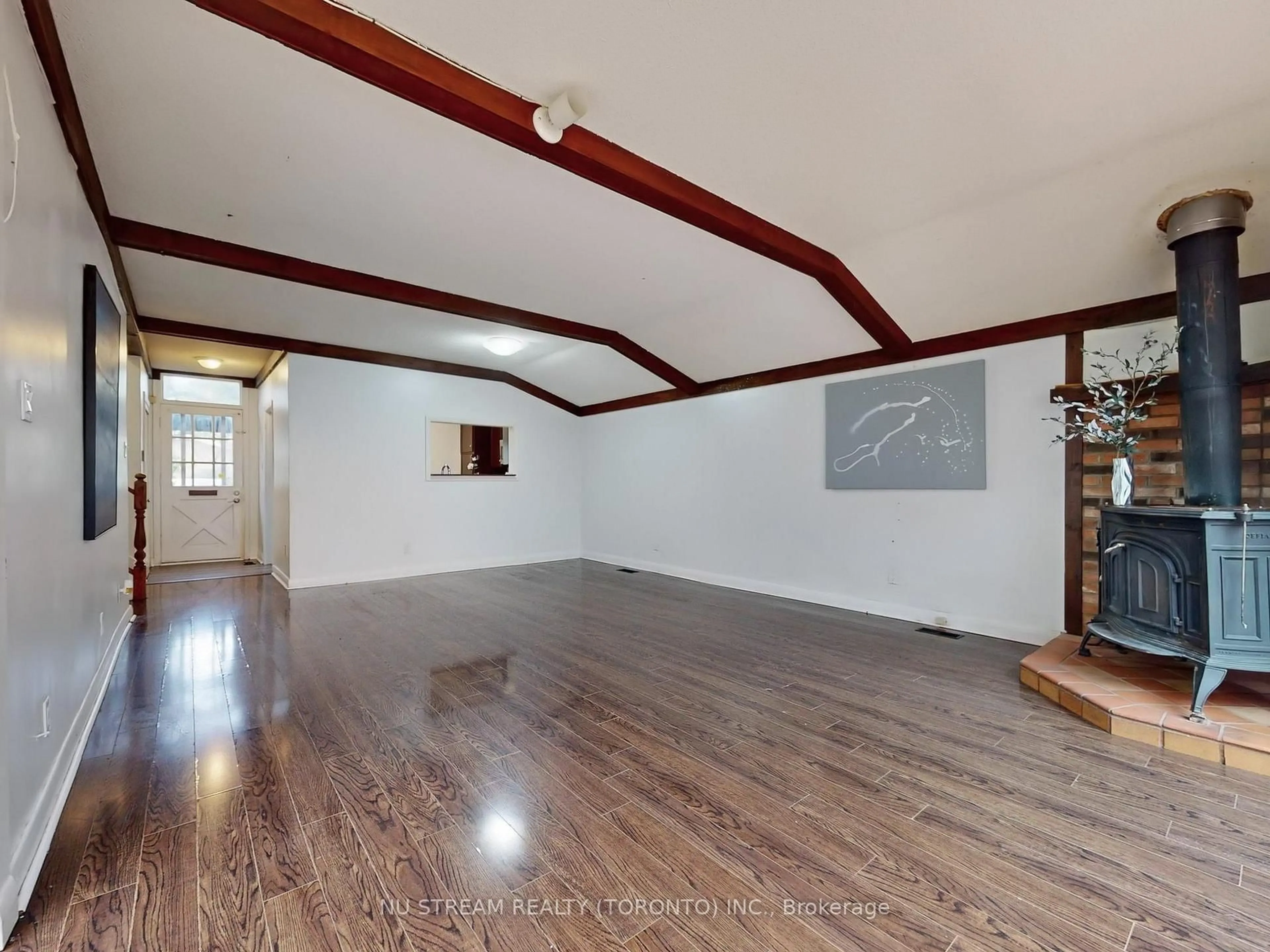 A pic of a room for 17 Chatfield Dr, Toronto Ontario M3B 1K6