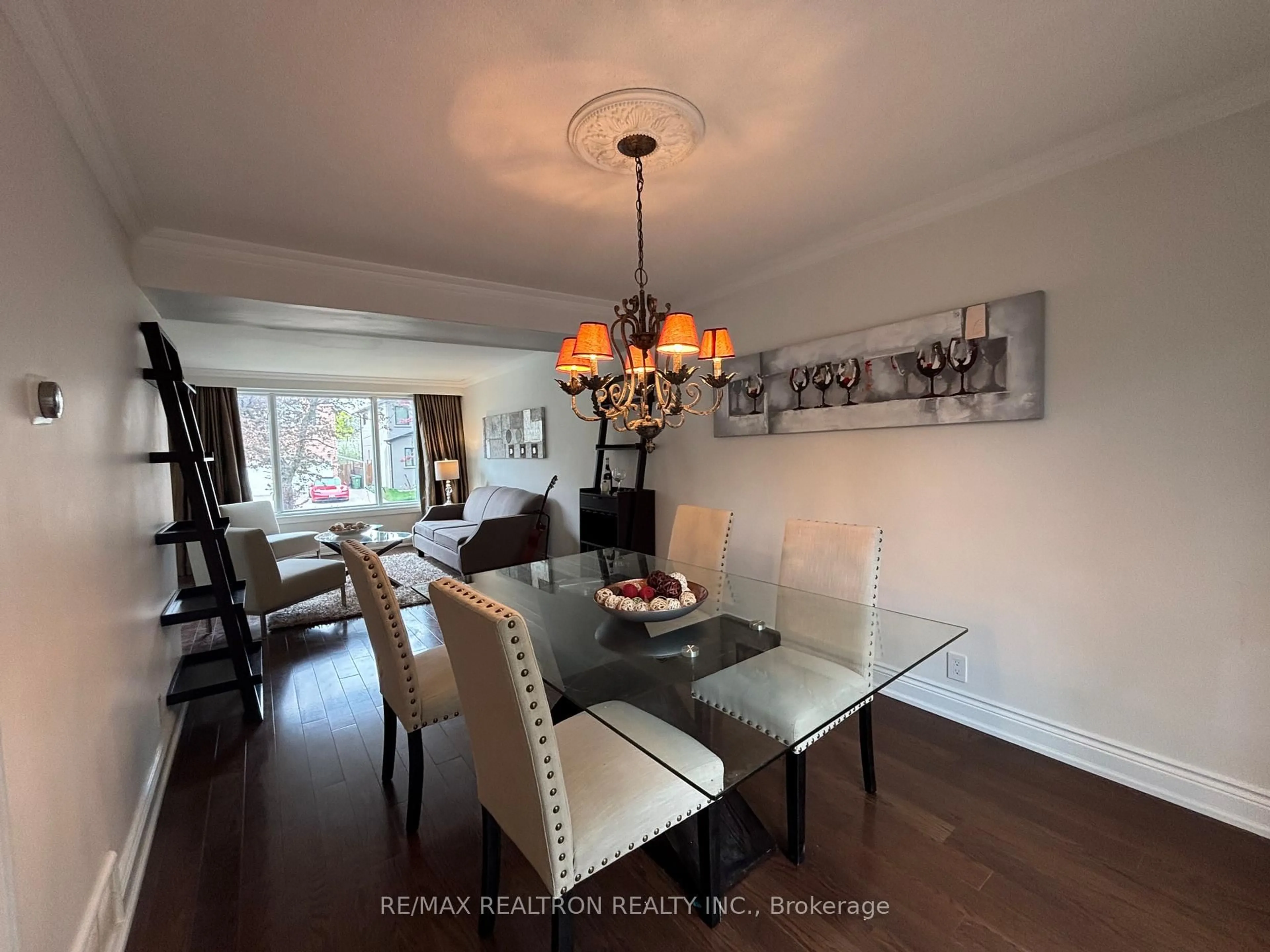 Dining room, wood/laminate floor for 37 Newton Dr, Toronto Ontario M2M 2M6