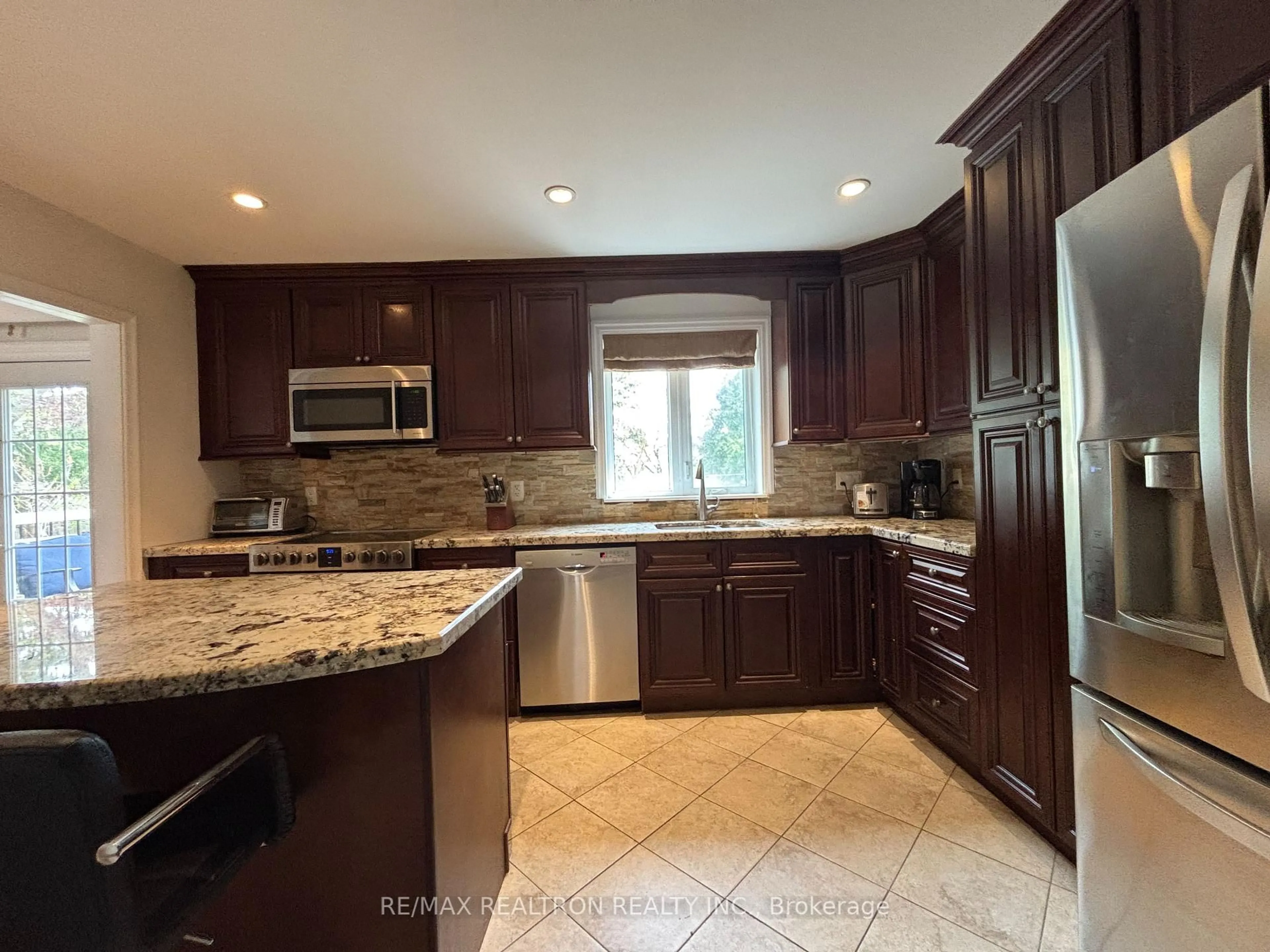 Open concept kitchen, ceramic/tile floor for 37 Newton Dr, Toronto Ontario M2M 2M6