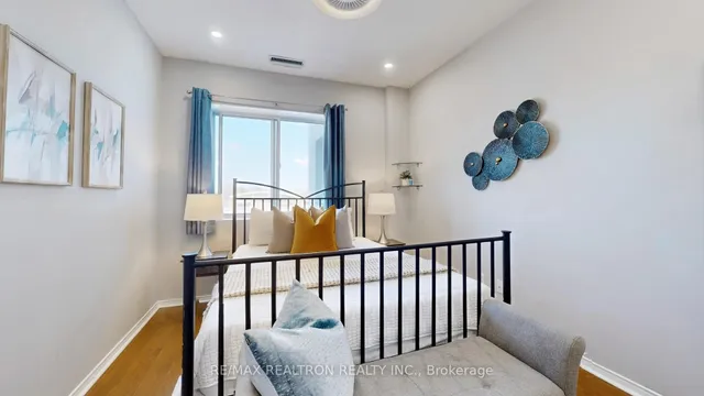 Additional property image - 600 Eglinton Ave Unit #202