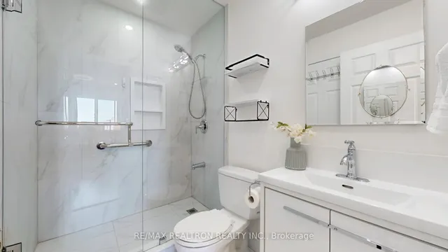 Additional property image - 600 Eglinton Ave Unit #202