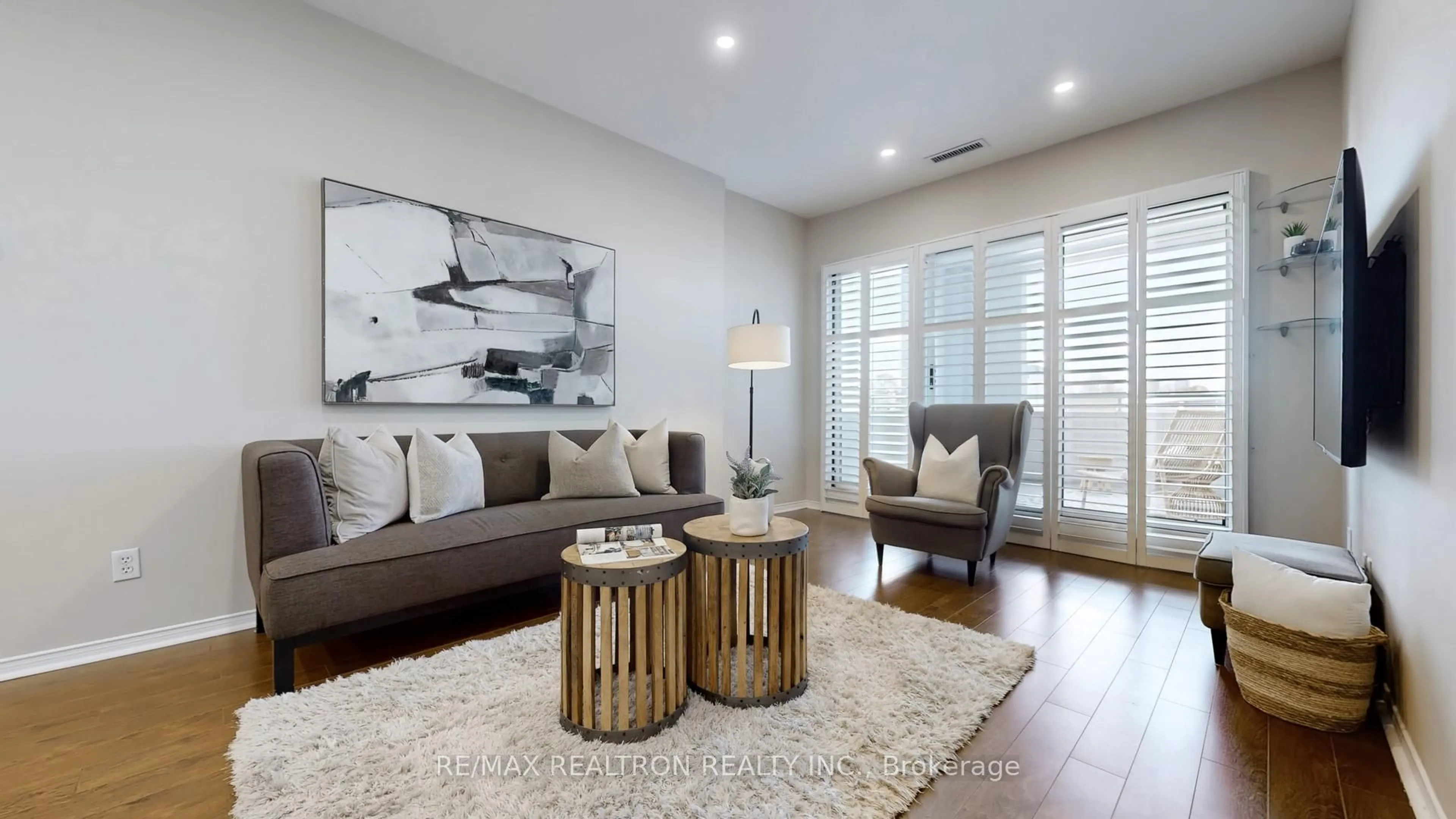 Living room with furniture, wood/laminate floor for 600 Eglinton Ave ##202, Toronto Ontario M4P 1P1