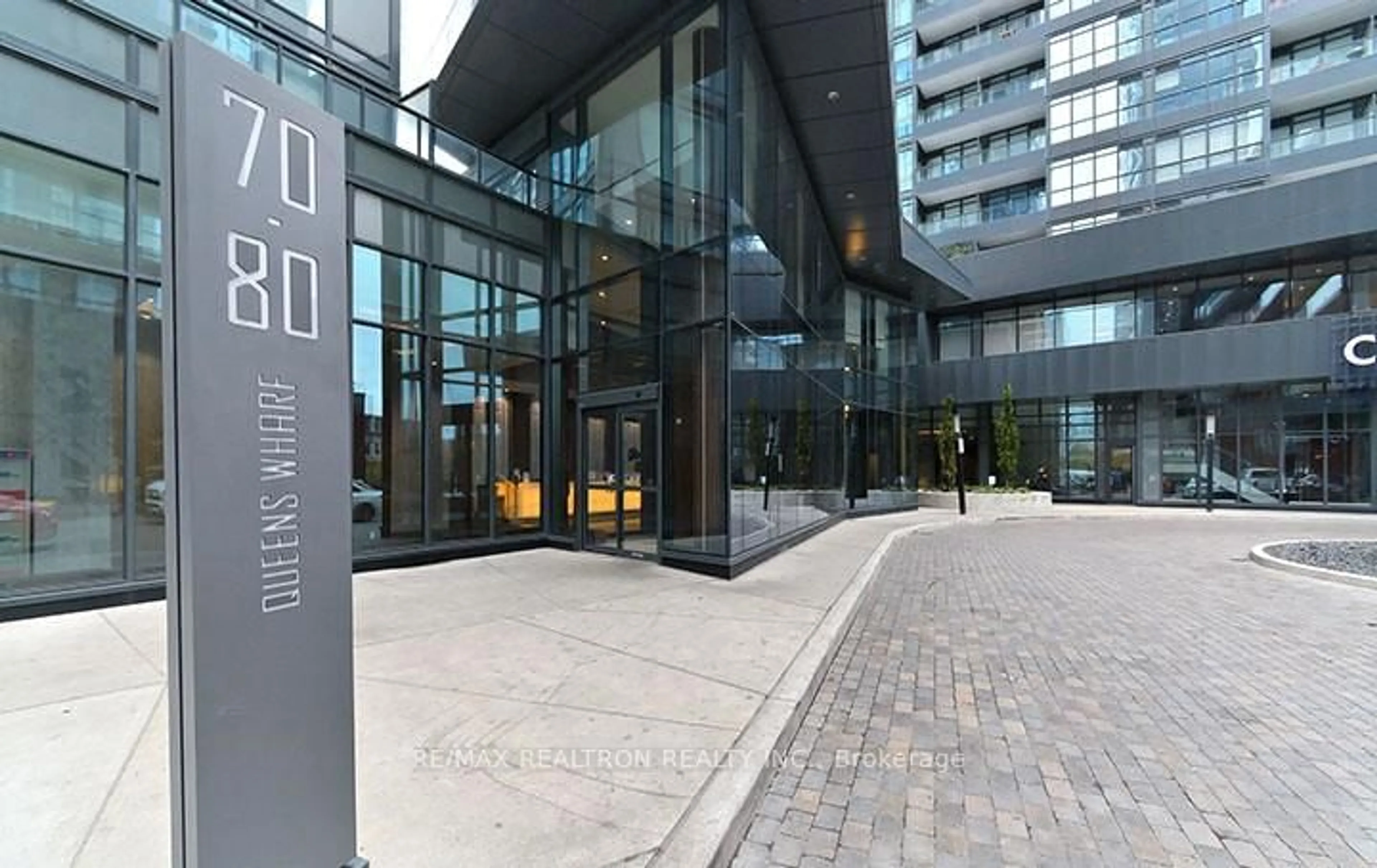 Indoor foyer for 80 Queens Wharf Rd #715, Toronto Ontario M5V 0J3