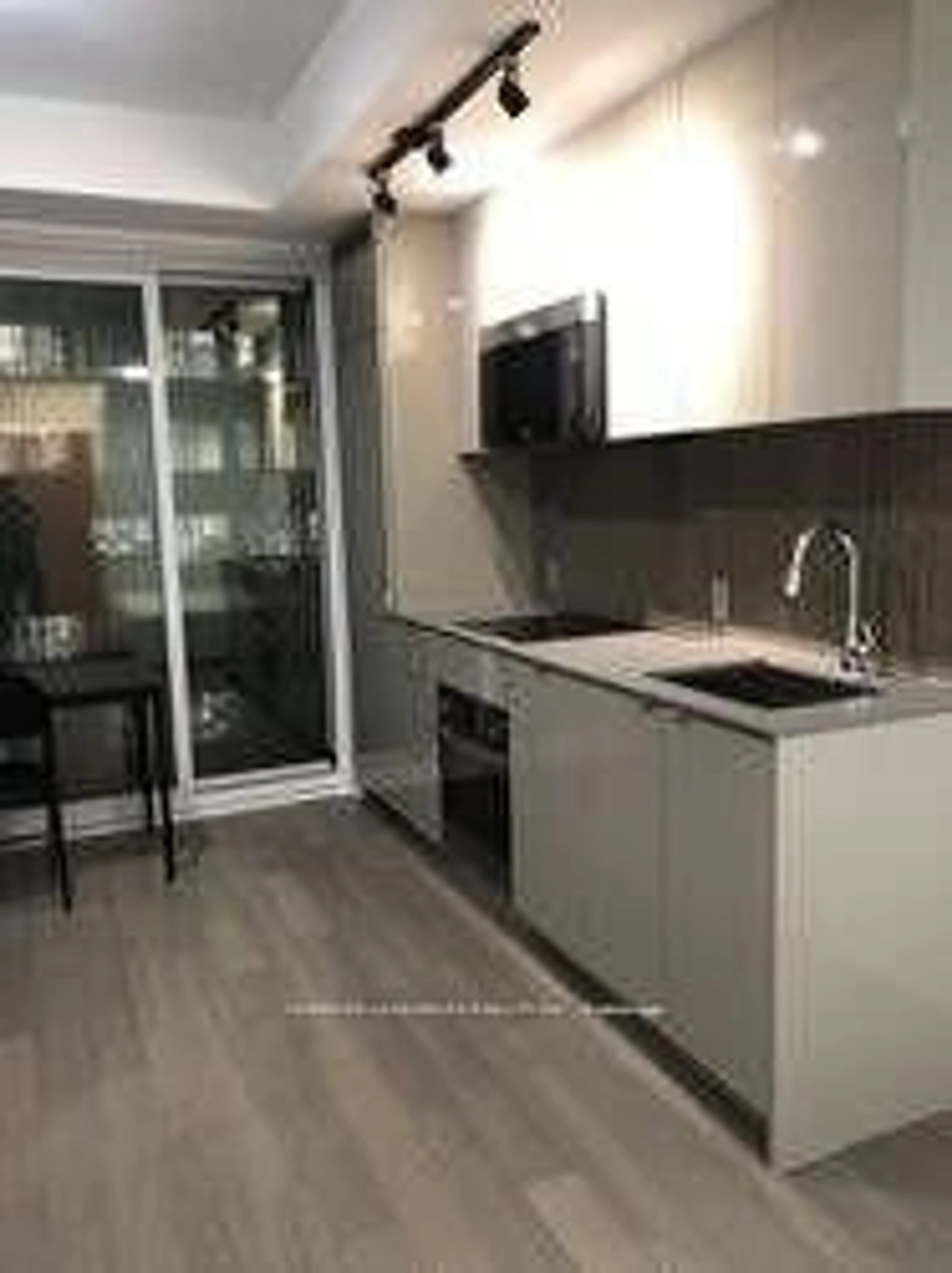 Unknown for 7 Grenville St #1008, Toronto Ontario M4Y 0E9