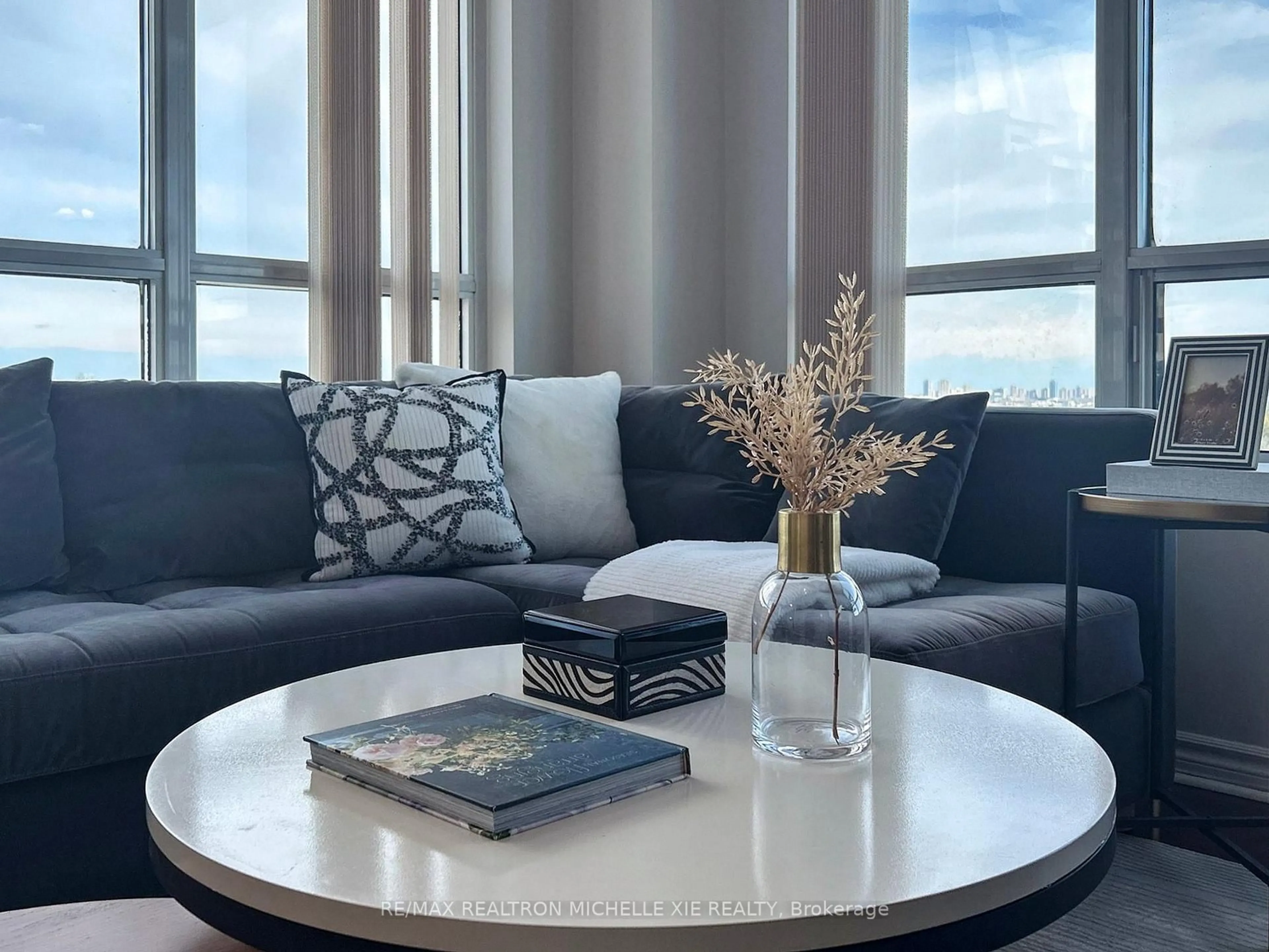 Living room with furniture, unknown for 1 Rean Dr #1108, Toronto Ontario M2K 3C1