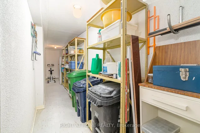 Additional image 2 of 74 Upper Canada Dr Unit 1