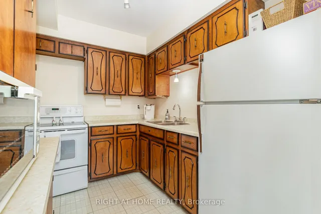 Additional image 16 of 74 Upper Canada Dr Unit 1