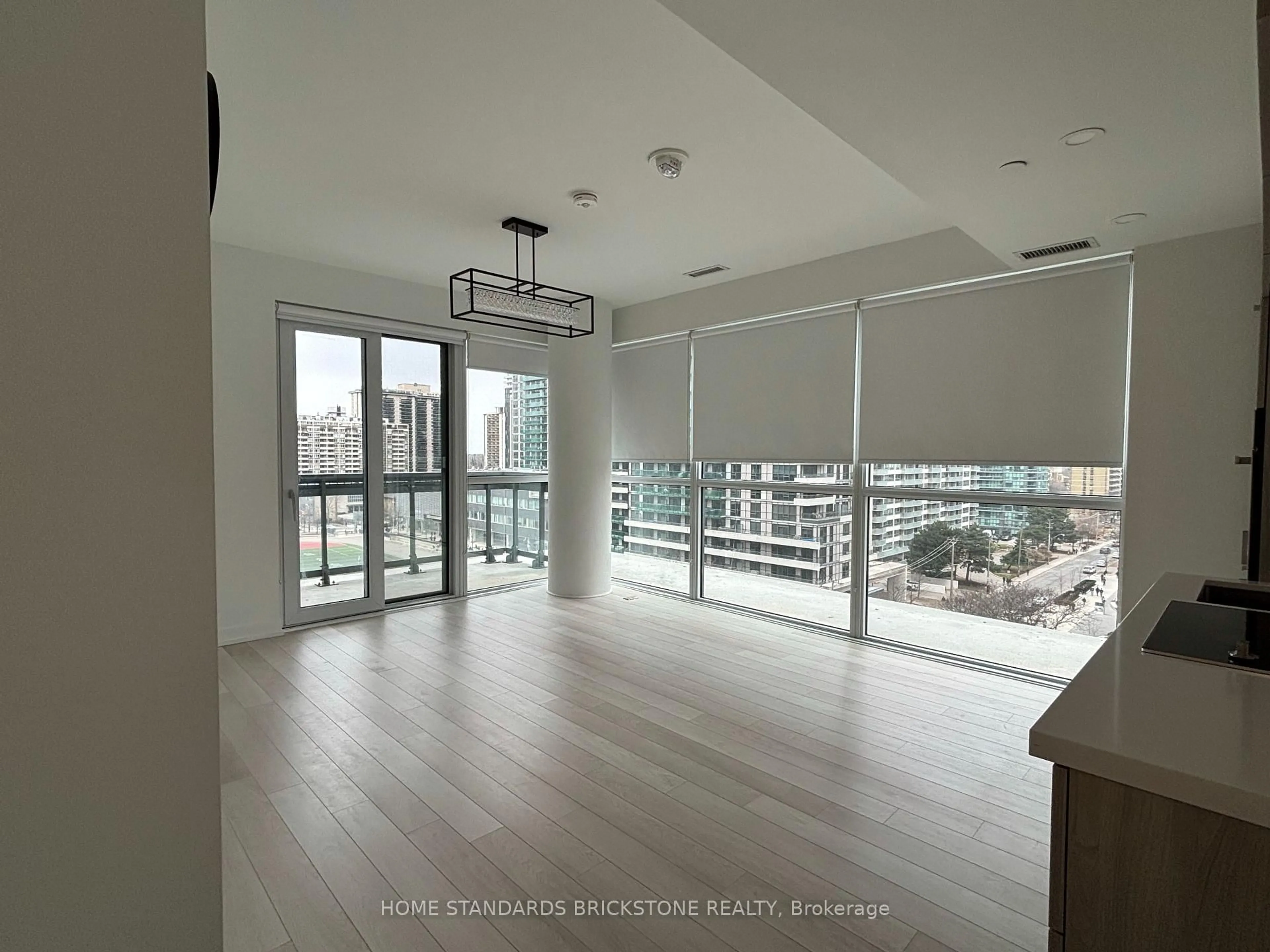 A pic of a room for 39 Roehampton Ave #609, Toronto Ontario M4P 1P9