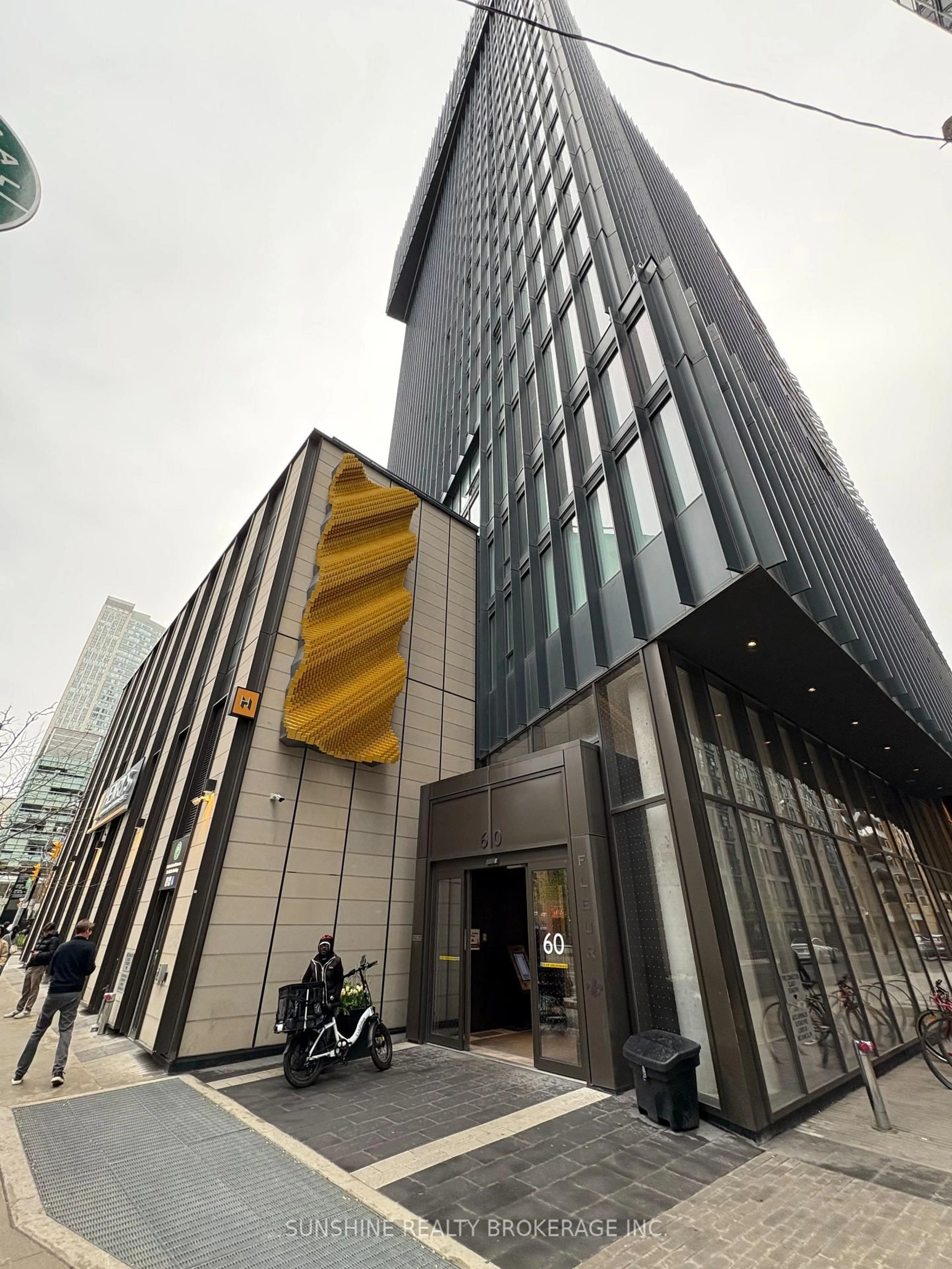 Indoor foyer for 60 Shuter St #2007, Toronto Ontario M5B 1A8