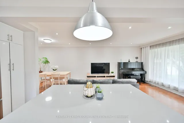 Additional property image - 10 Billington Cres