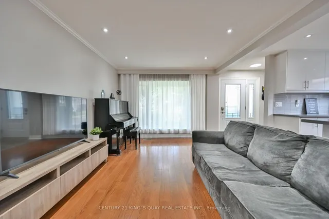 Additional property image - 10 Billington Cres