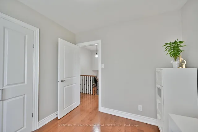 Additional property image - 10 Billington Cres