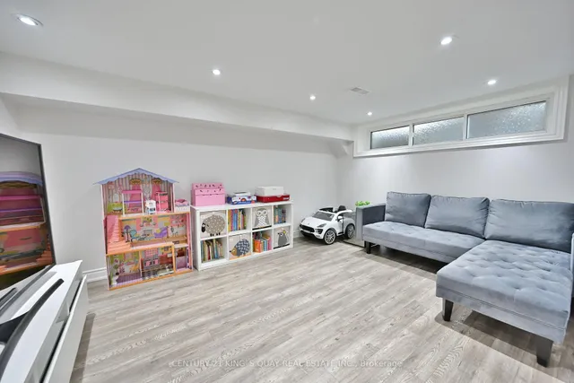 Additional property image - 10 Billington Cres