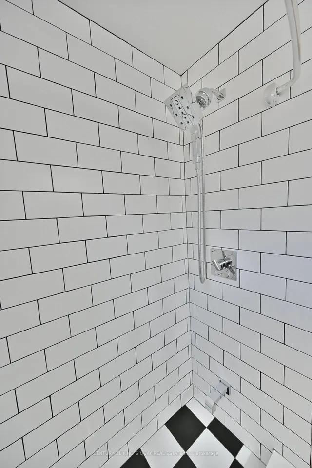 Additional property image - 10 Billington Cres