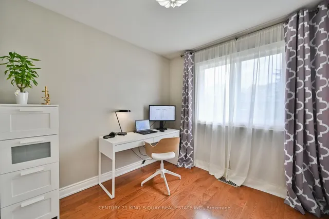 Additional property image - 10 Billington Cres