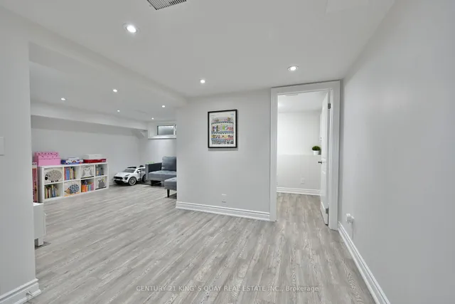 Additional property image - 10 Billington Cres