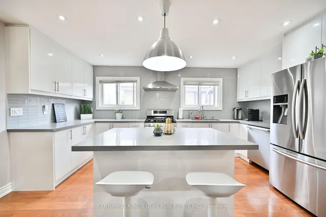 Additional property image - 10 Billington Cres
